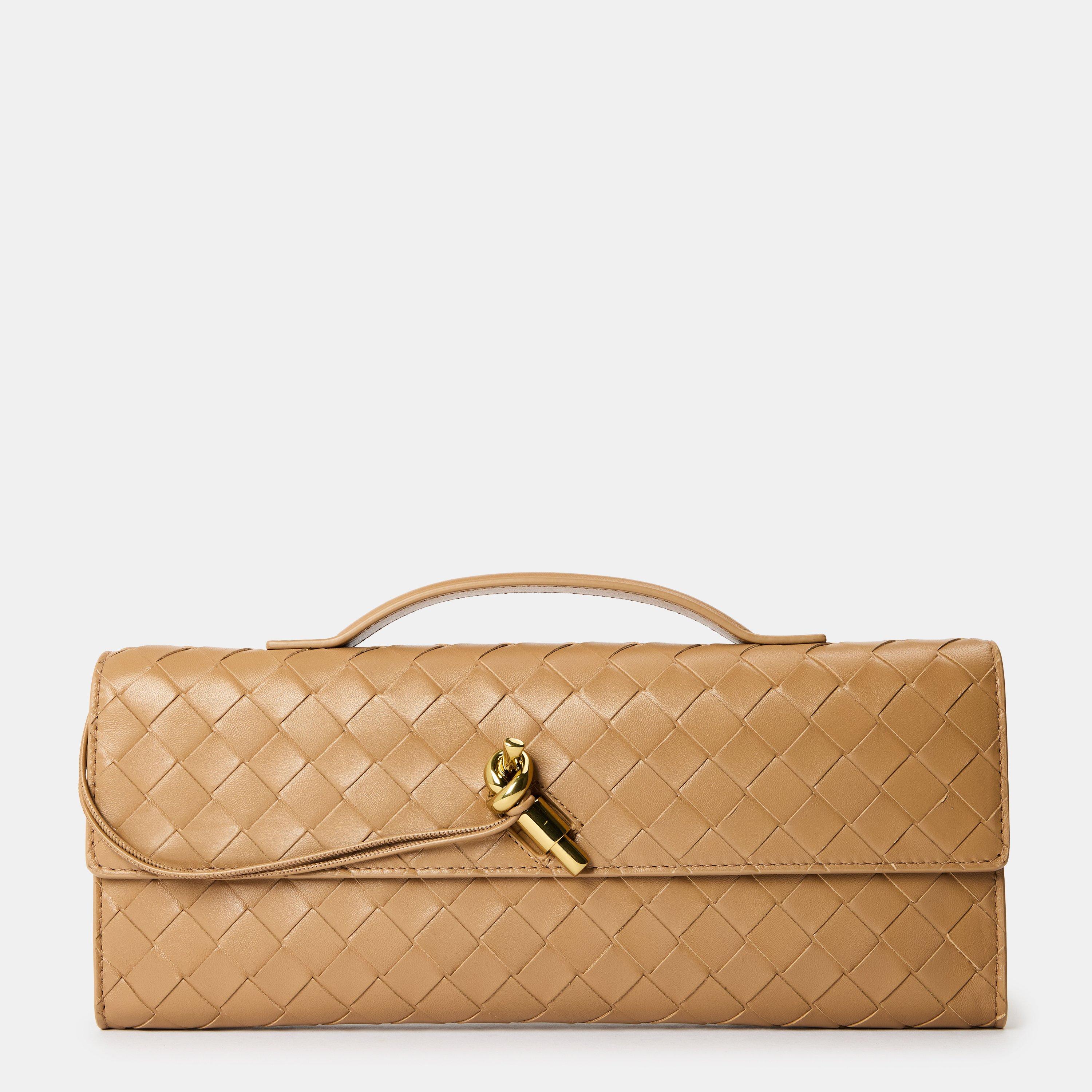 Bottega Veneta Andiamo Clutch - Biscuit