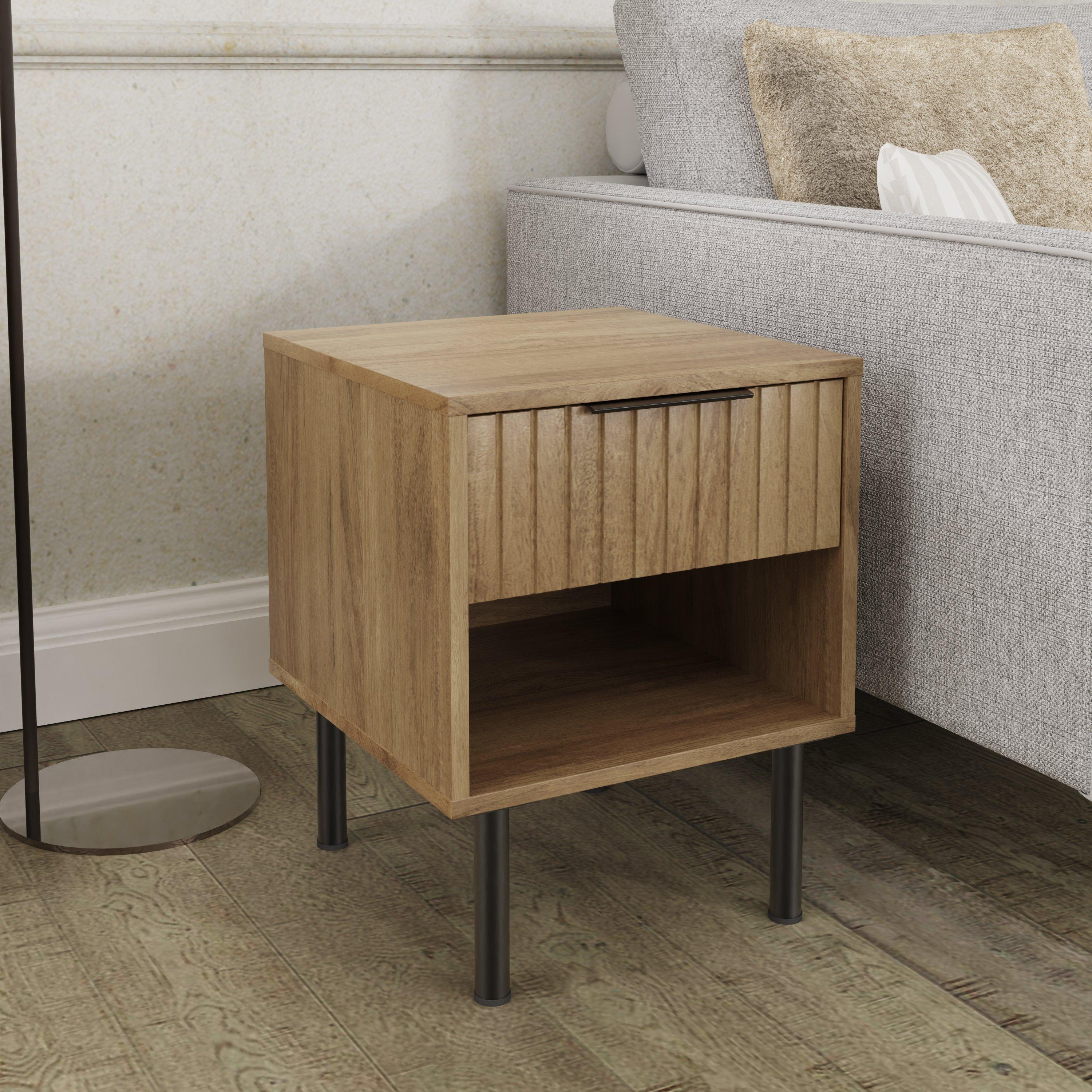 Oak - GFW - Nervata Lamp Table - 1