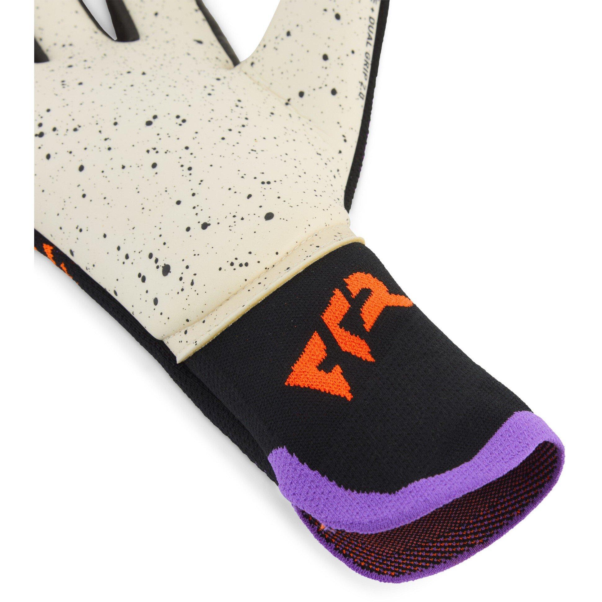 Black/Glowing - Puma - Future Ultimate Goalkeeper Gloves Adults - 4