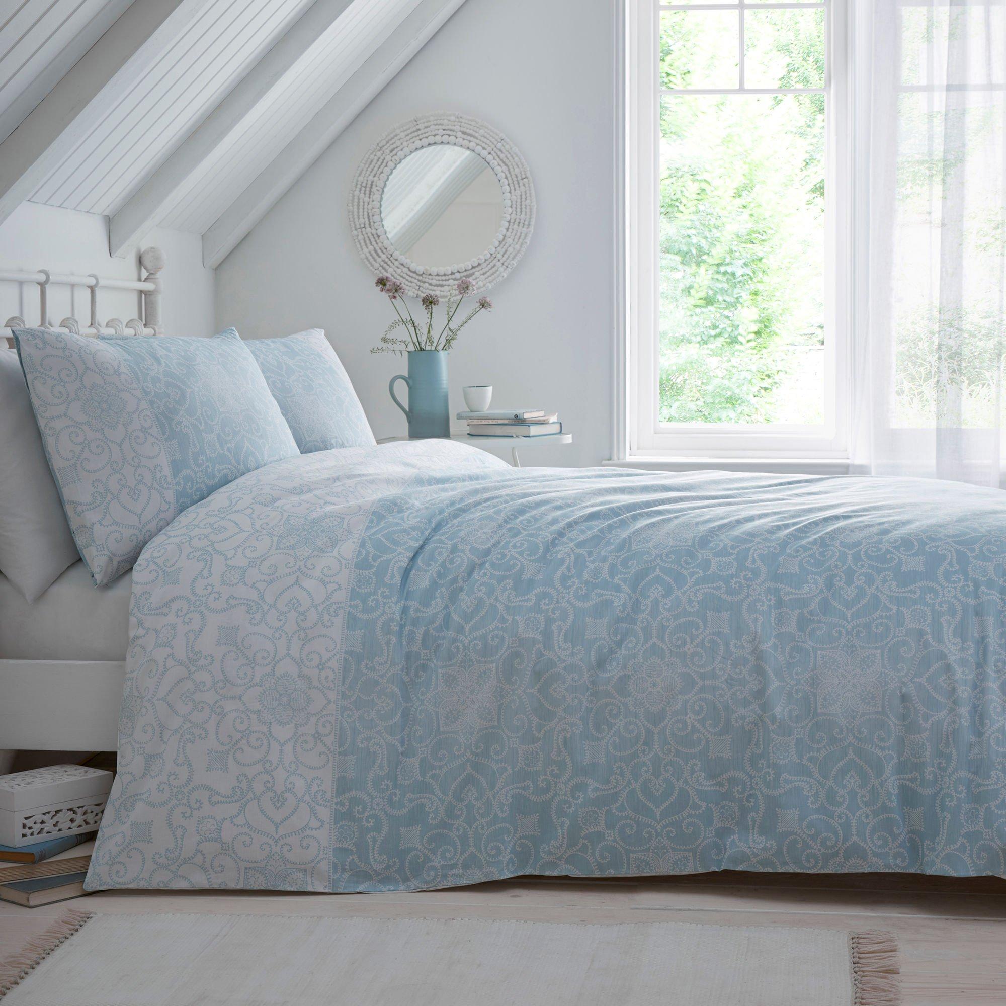 Dreams And Drapes  Frampton Reversible Duvet Cover Set In Blue - King