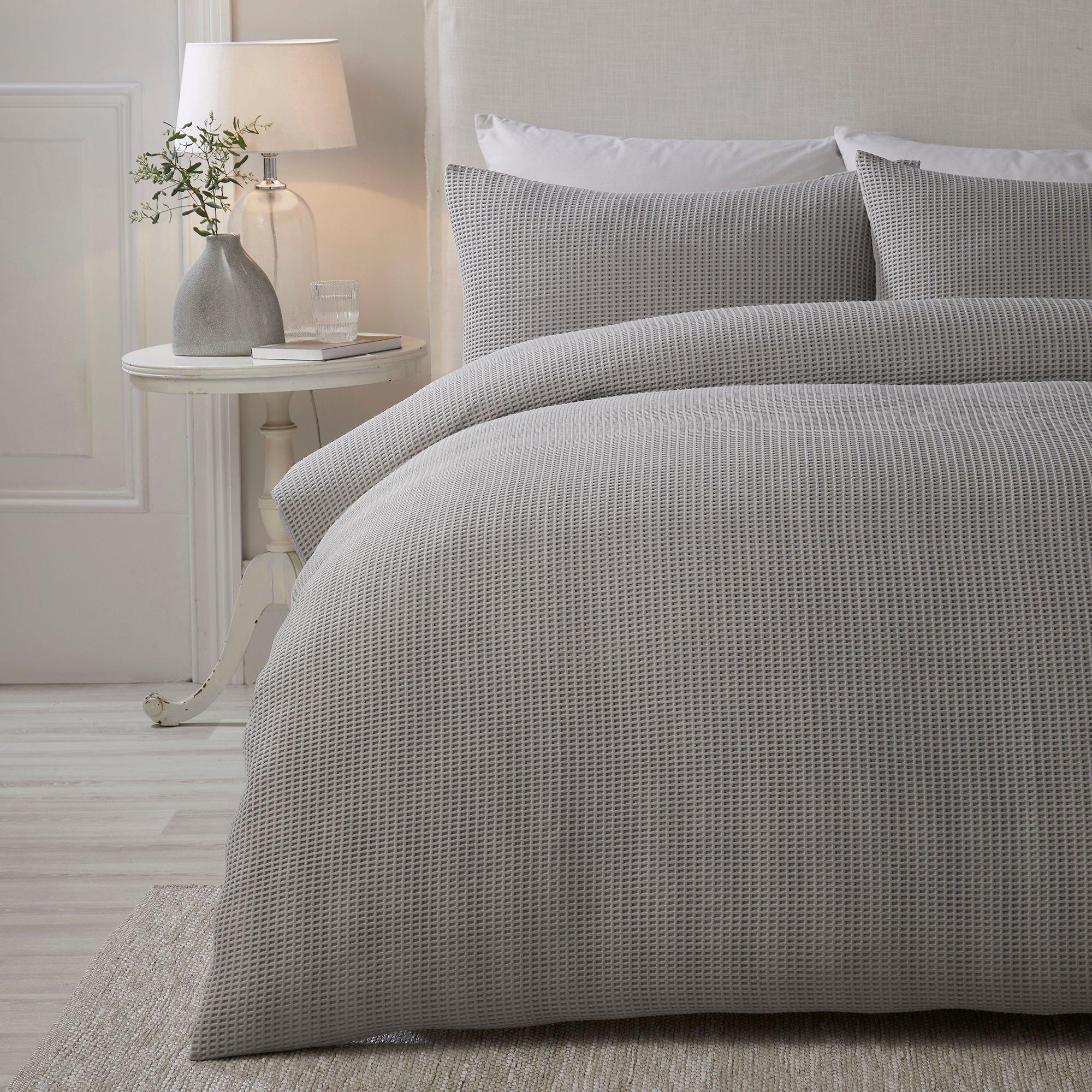 Silver - Serene Home - Lindly Waffle Weave Duvet Cover Set in Navy - 1