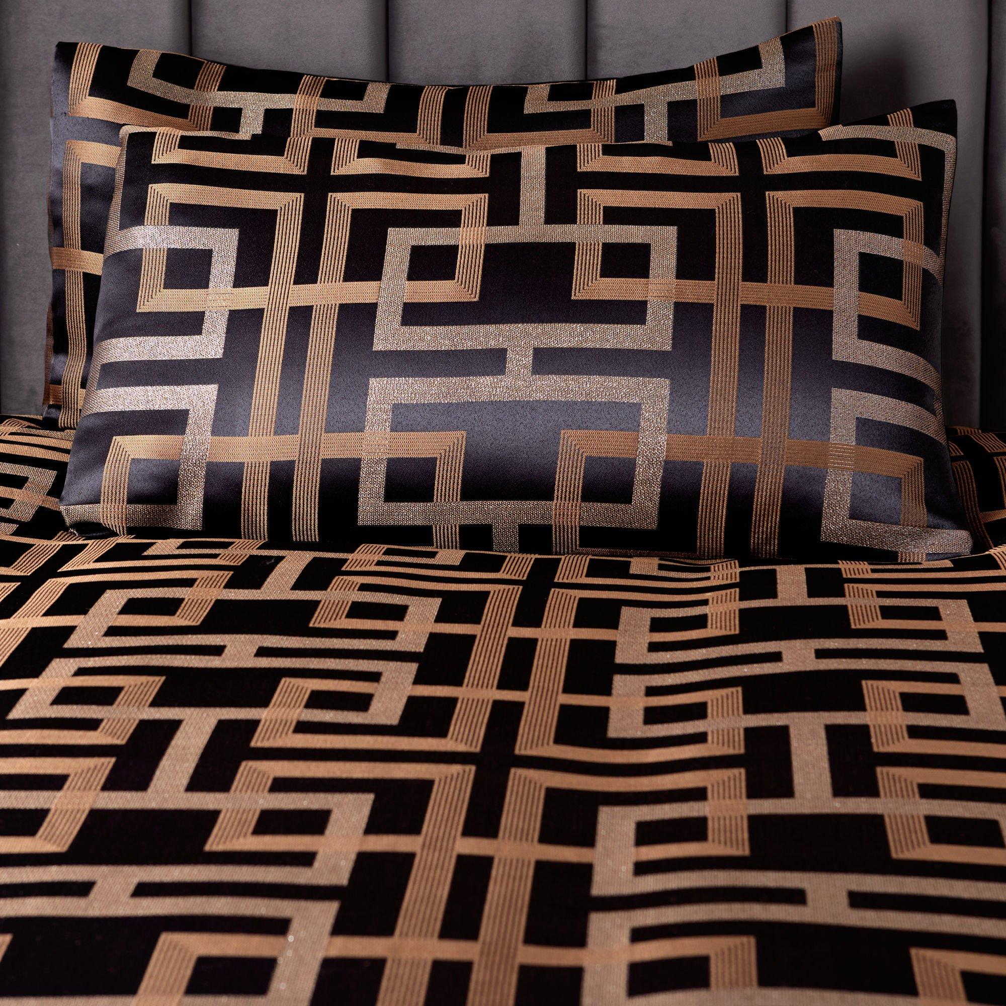 Black - Serene Home - Bardon Jacquard Duvet Cover Set - 2