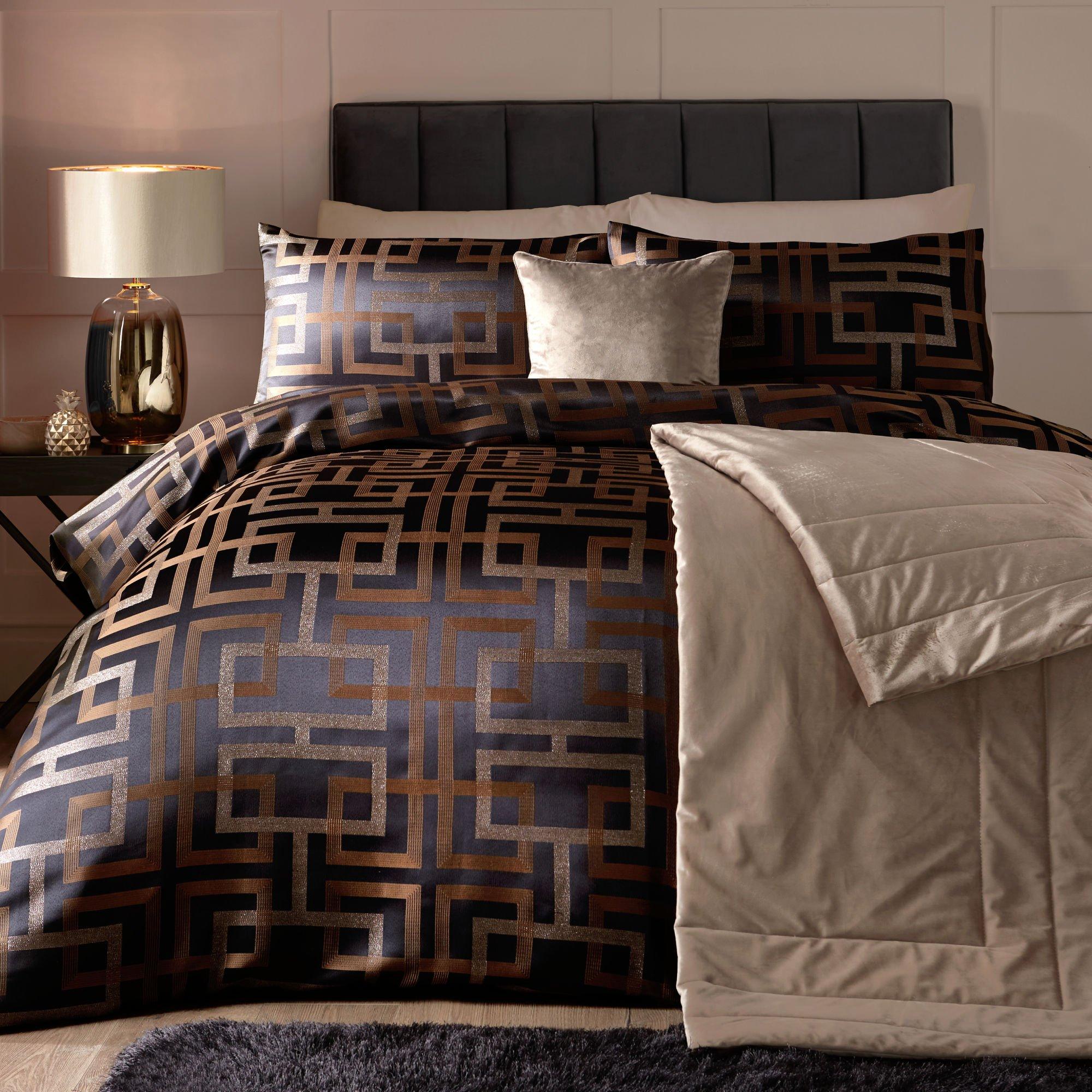 Black - Serene Home - Bardon Jacquard Duvet Cover Set - 4