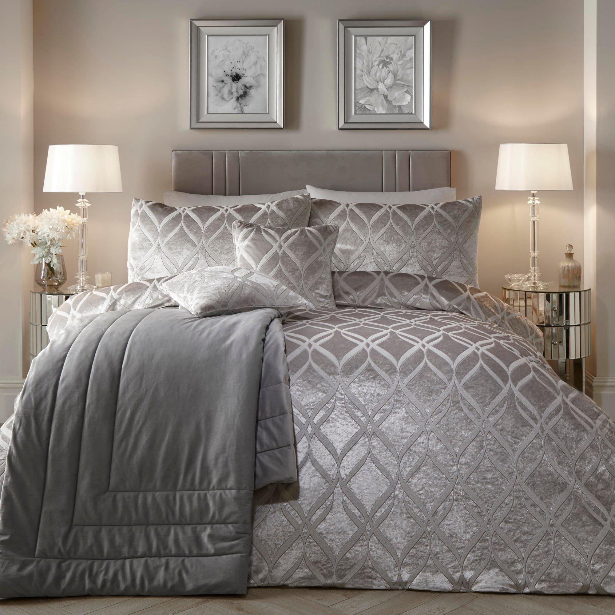 Soiree  Belfort Velvet Ogee Duvet Cover Set In Slate - Silver - King