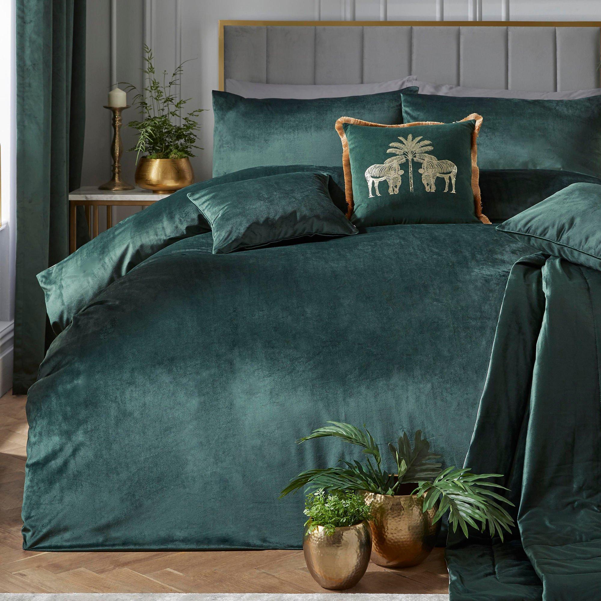 Bottle Green - Laurence Llewelyn-Bowen - Montrose Luxury Velvet Duvet Cover Set in Linen - 1