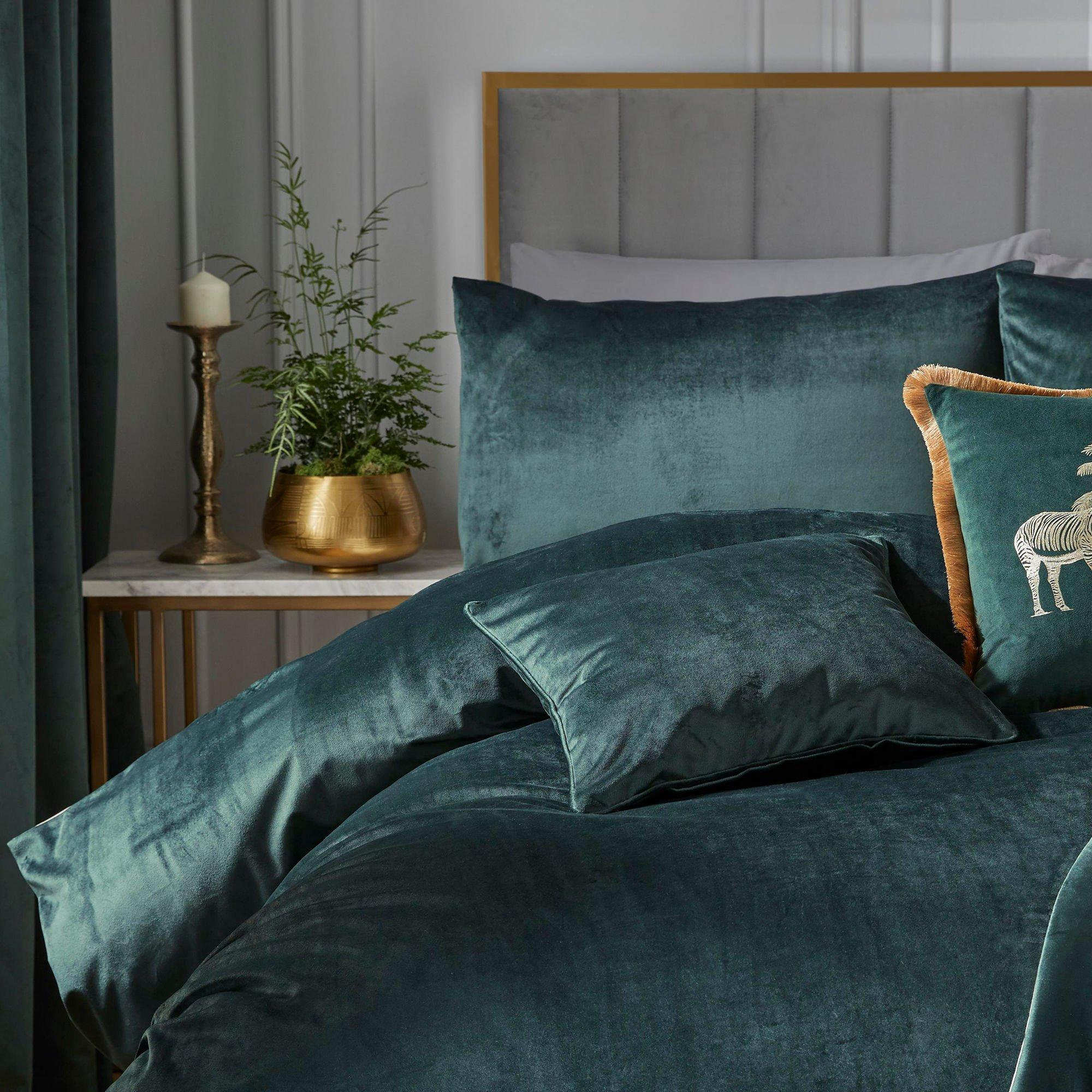 Bottle Green - Laurence Llewelyn-Bowen - Montrose Luxury Velvet Duvet Cover Set in Linen - 4