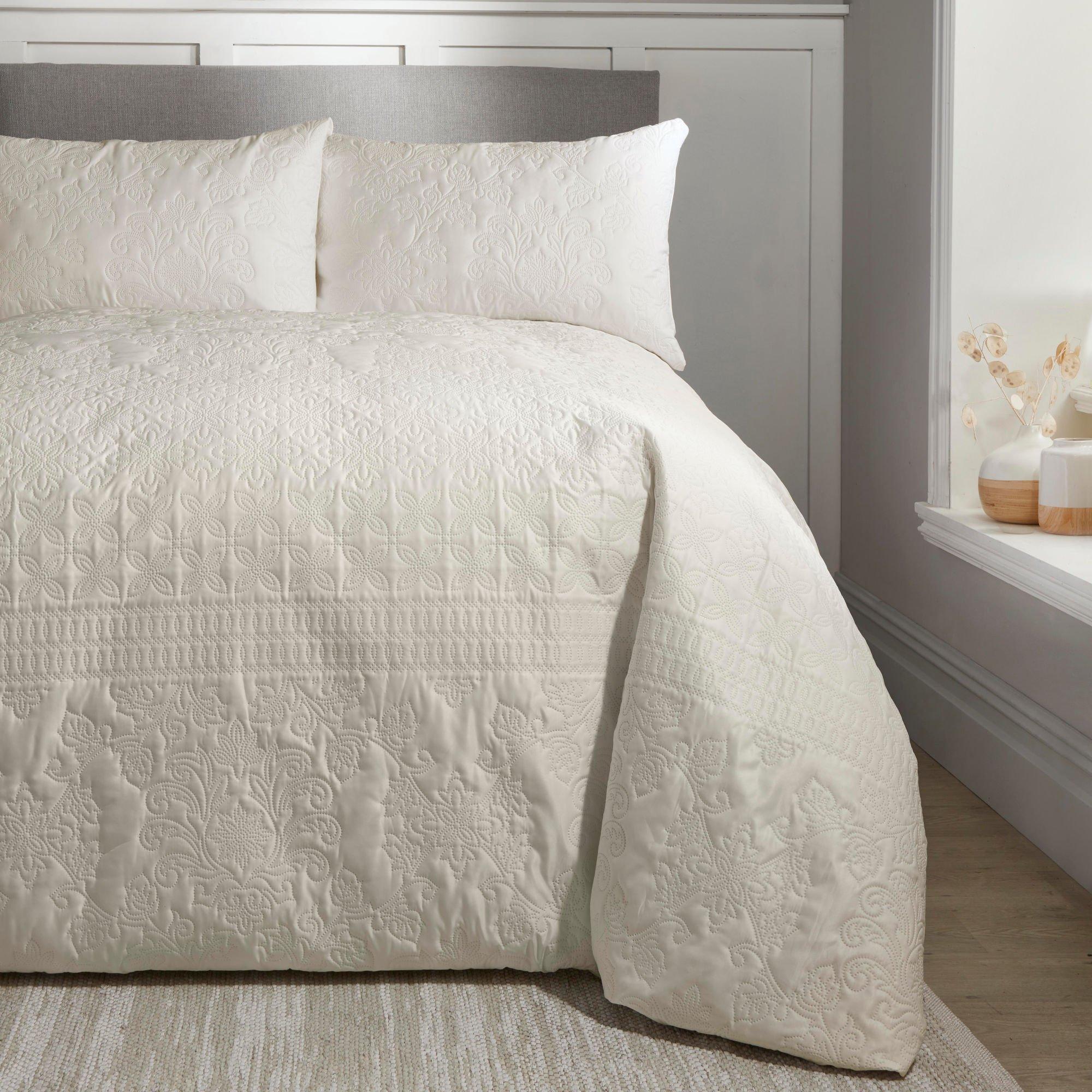 Natual - Serene Home - Avery Pinsonic Damask Duvet Cover Set in White - 1