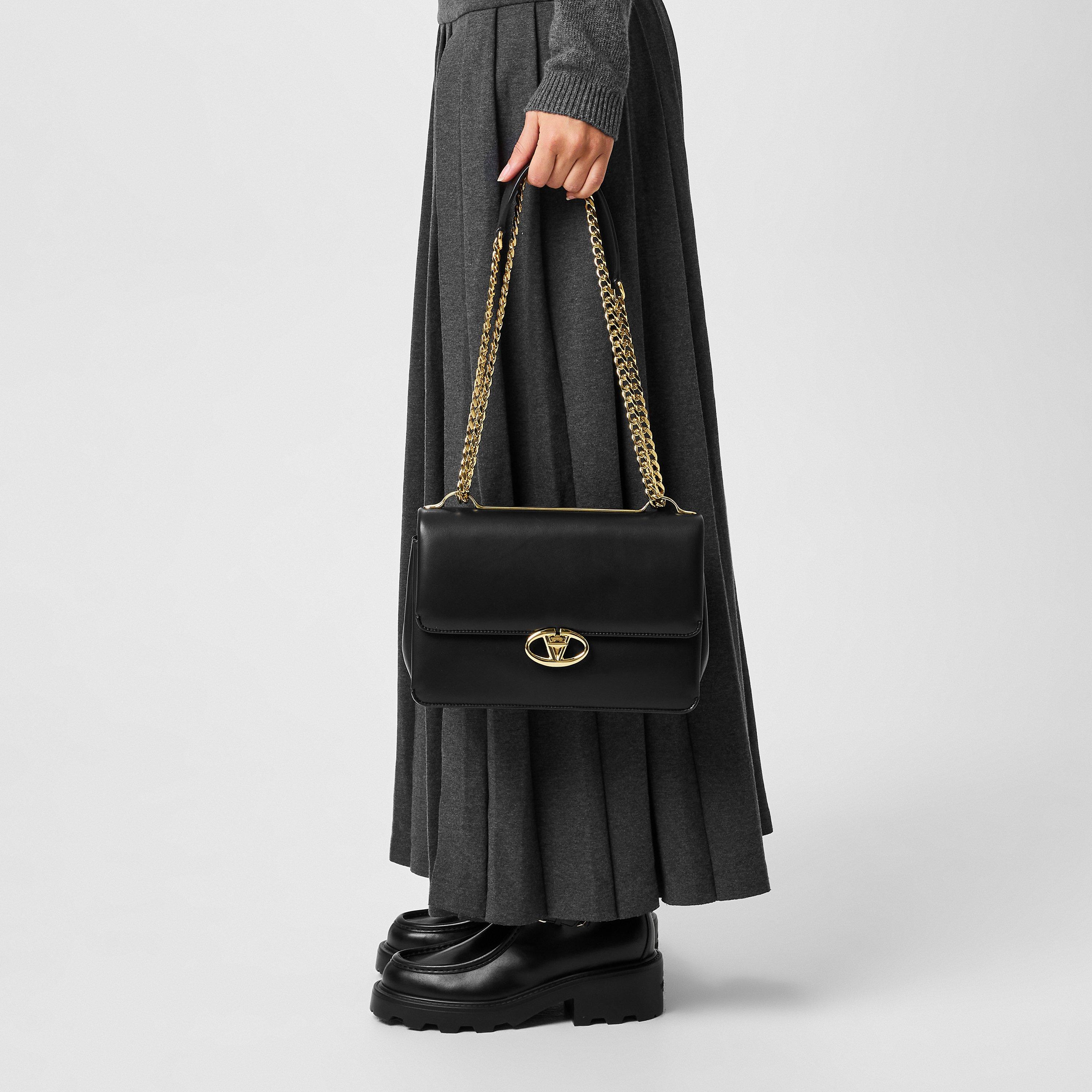 Nero - Valentino Garavani - Vlogo Signature Shoulder Bag - 2