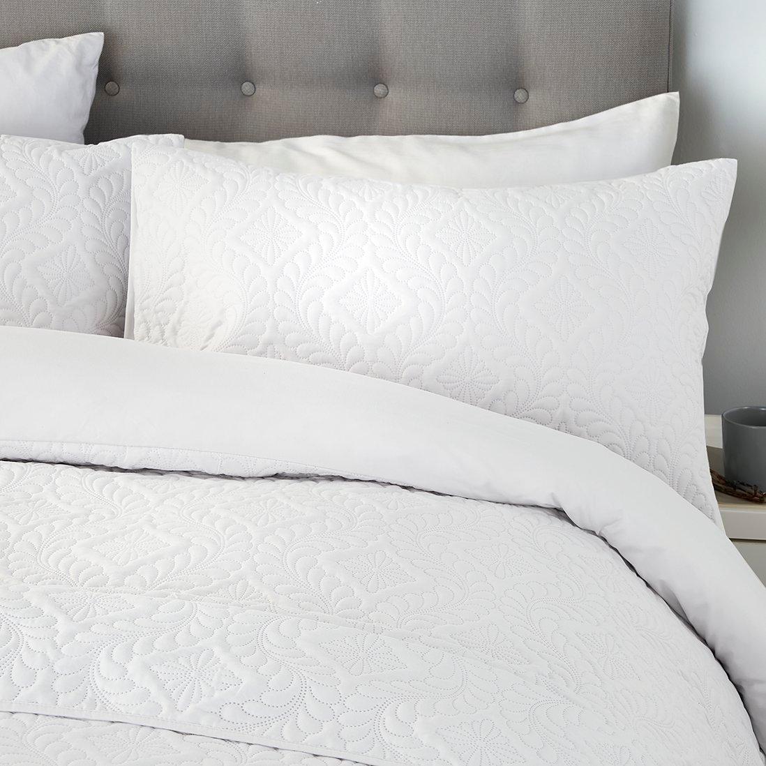 White - Serene Home - Gianna Pinsonic Bedspread - 2