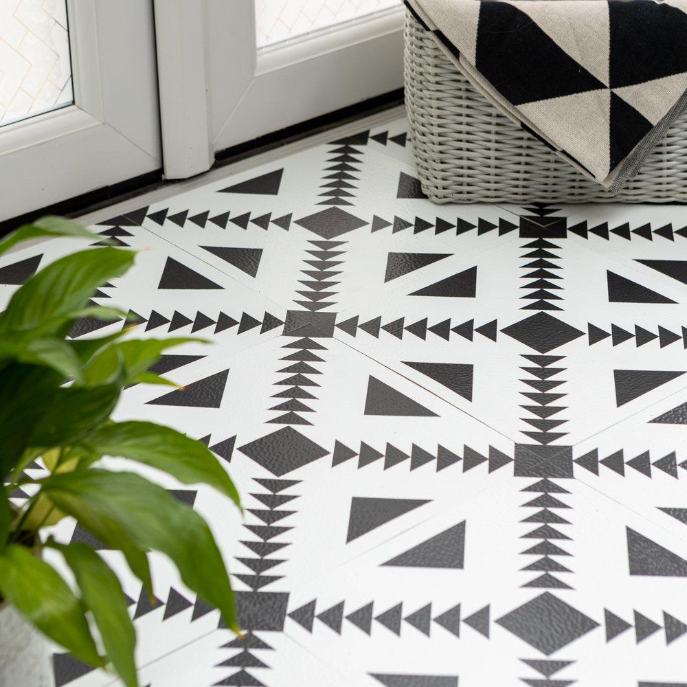 Floor Pops  Self Adhesive Vinyl Floor Tiles Parla - Black & White - 1.86 SQM