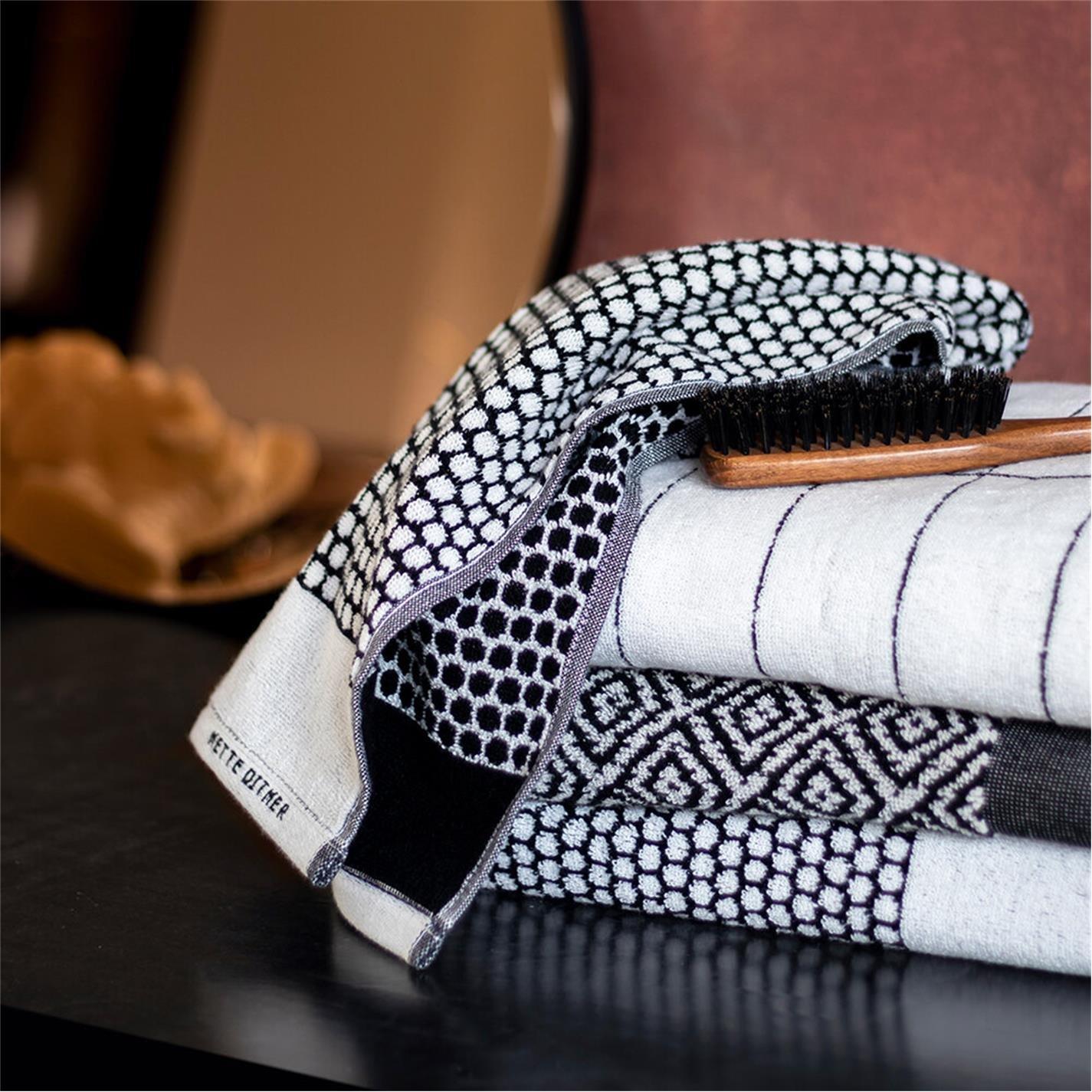 Black and White - Mette Ditmer Denmark - Grid Towel - Black/Off White - 2