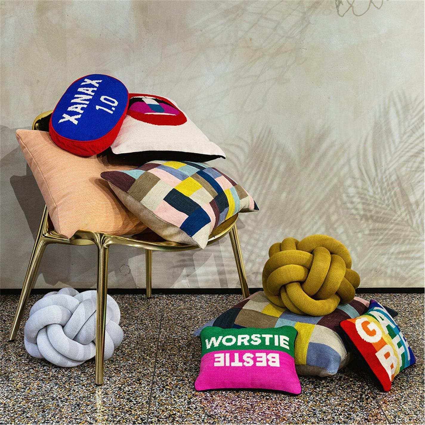 Lips Full - Jonathan Adler - JonathanAdler Needlepoint Cushion - 45x45cm - 3