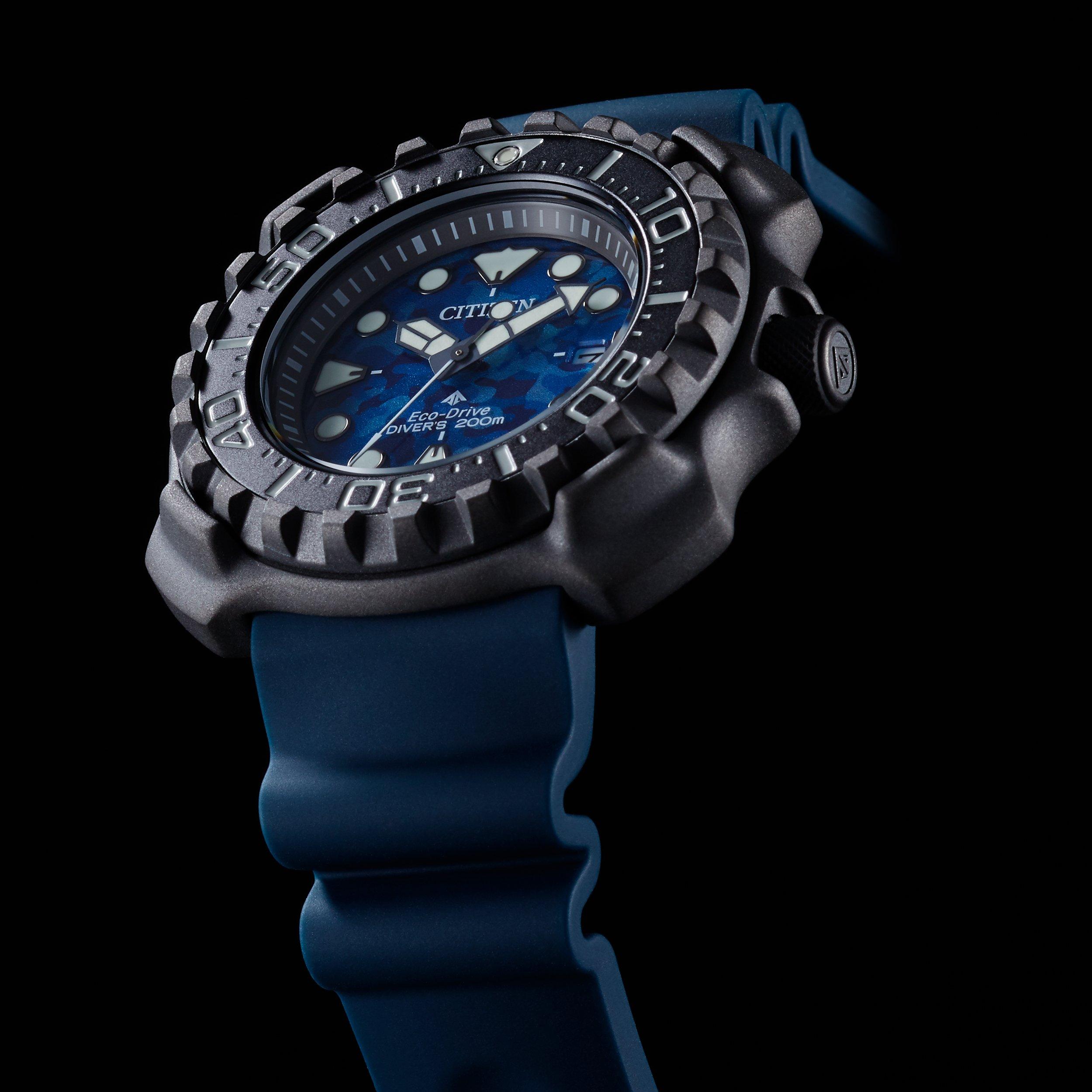 Gry - Citizen - Promaster Titanium Classic Eco-Drive Watch - 4