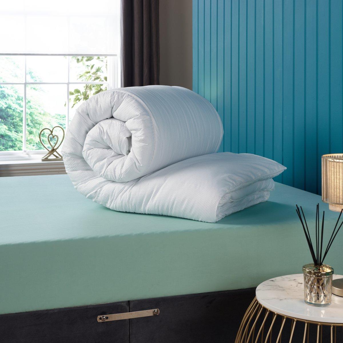 None - Downland - Luxury Waffle 10.5 Tog Duvet - 2