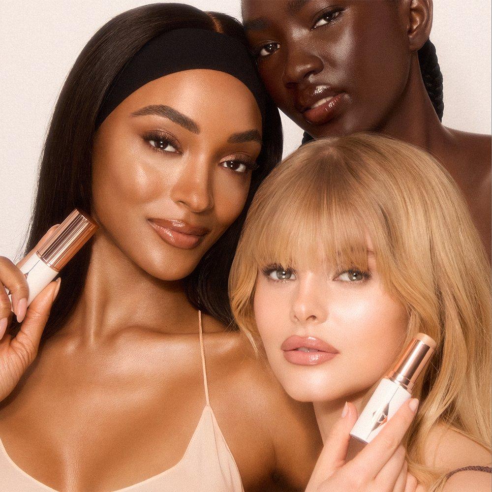 6 MEDIUM - Charlotte Tilbury - Unreal Skin Hydrating Foundation Stick - 4