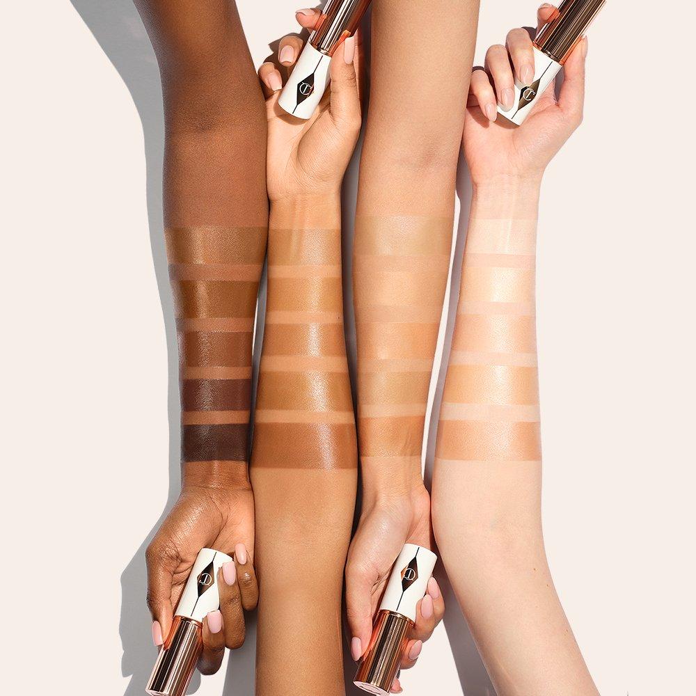 6 MEDIUM - Charlotte Tilbury - Unreal Skin Hydrating Foundation Stick - 6