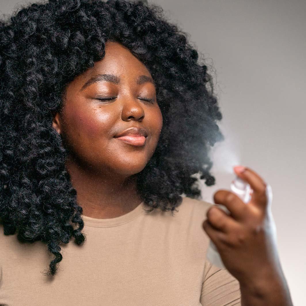 Clear - Mario Badescu - FACIAL SPRAY W/ ALOE, ADAPTOGENS AND COCONUT WATER - 4