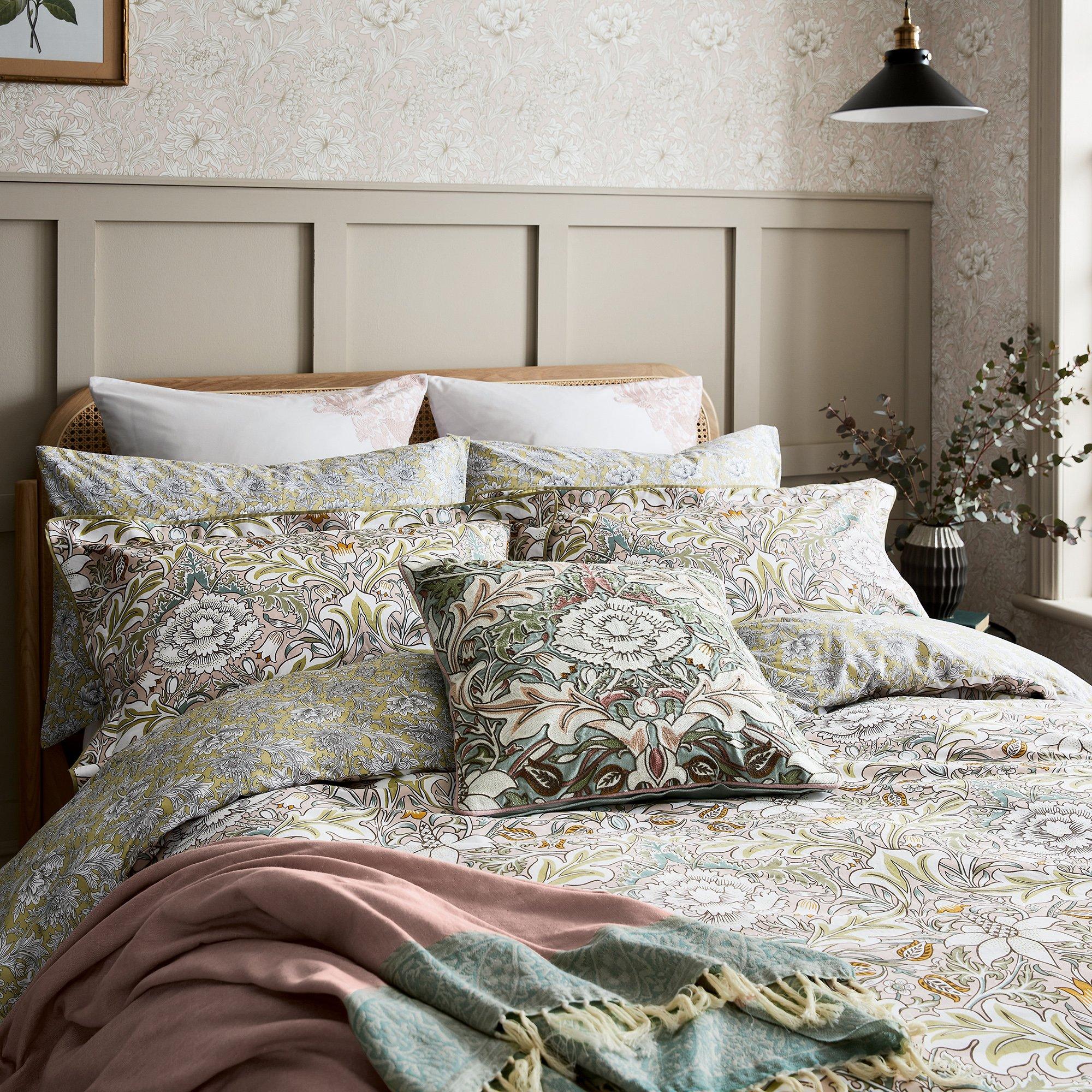 Cochineal Pink - Morris and Co - Severne BCI Cotton Percale Duvet Cover - 2