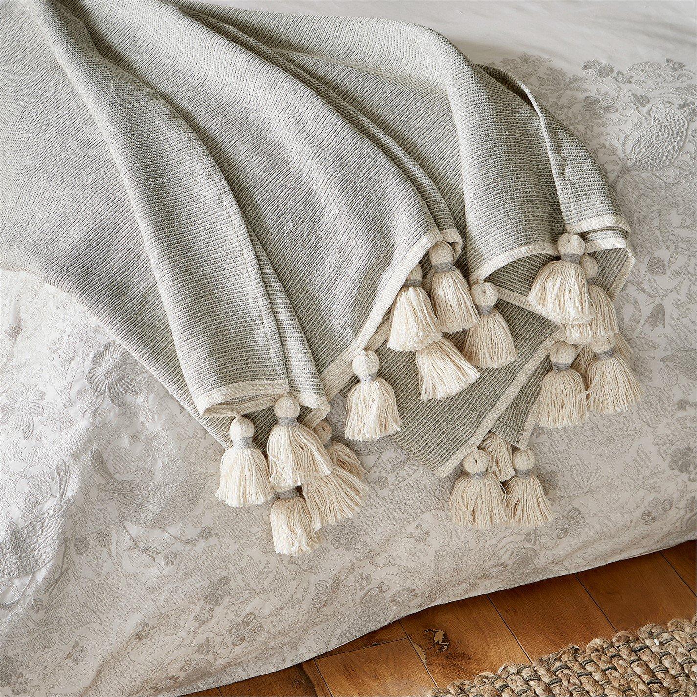 Sanderson  Pure Torshavn Cotton Throw - Silver