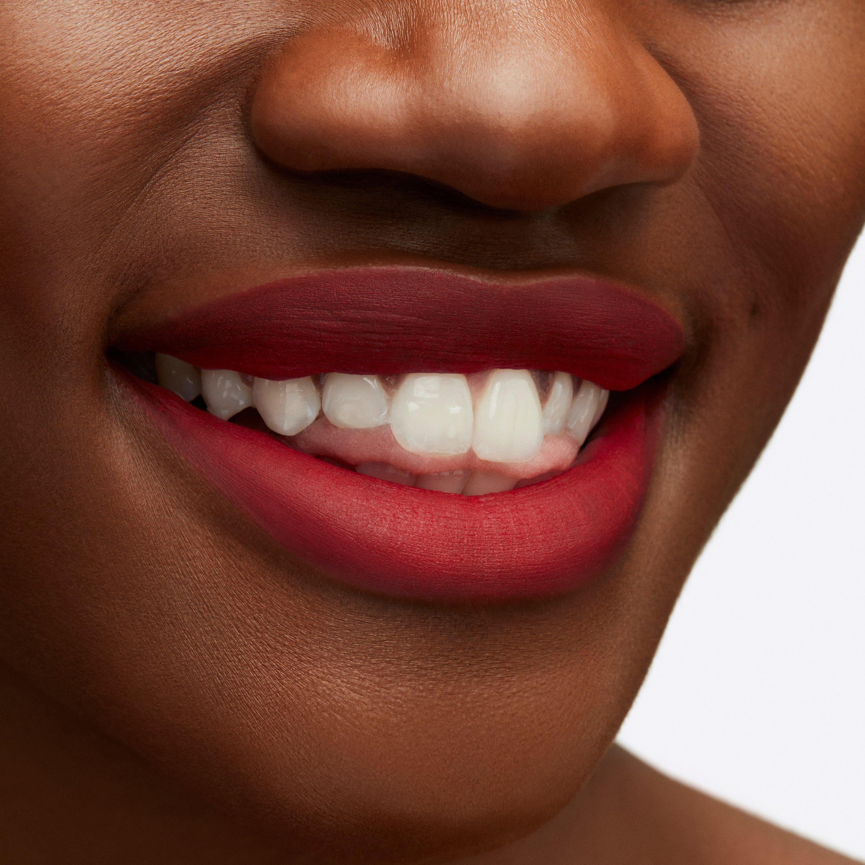 Ruby Boo - Mac - Powder Kiss Liquid Lipcolour - 5