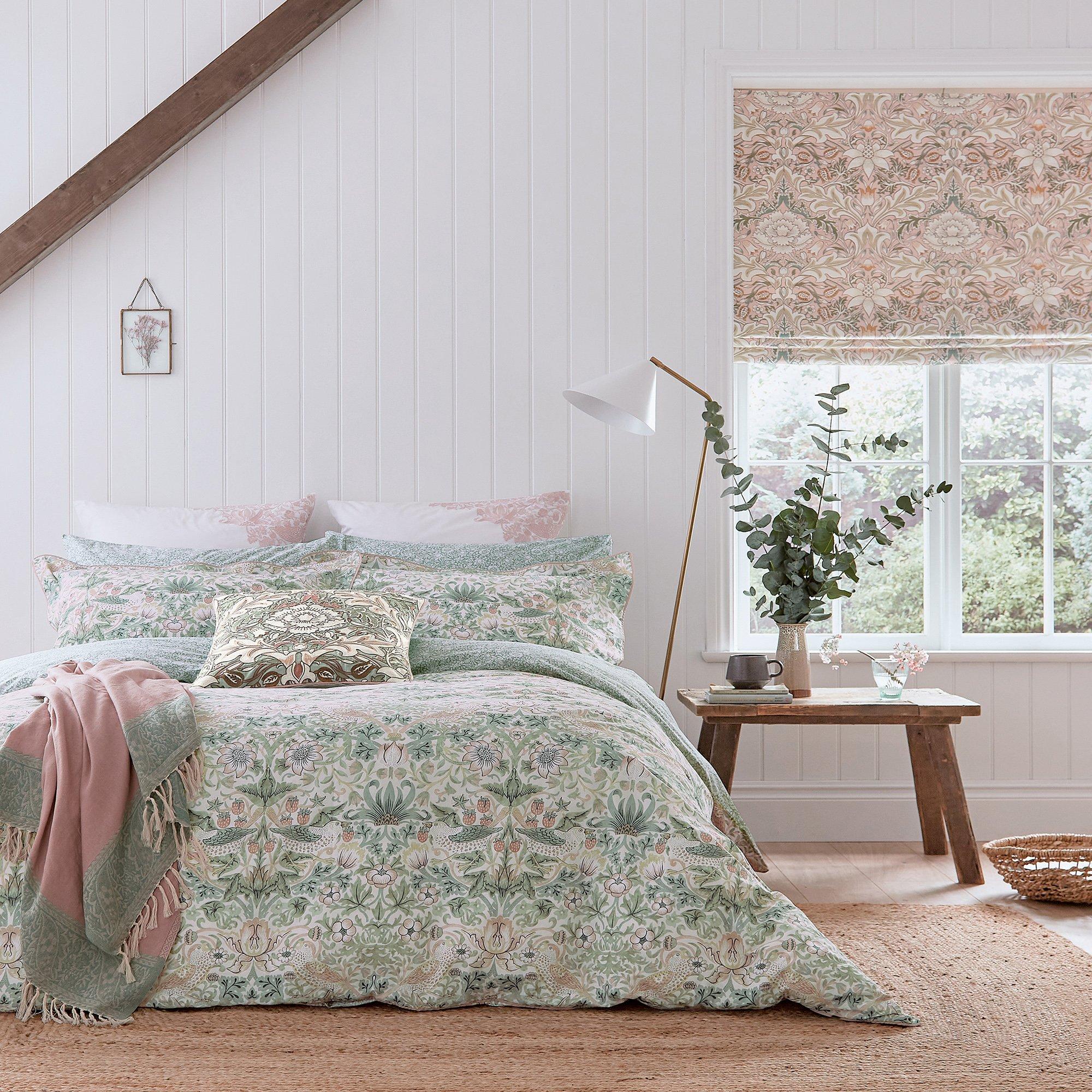 Morris And Co  Strawberry Thief Cotton Duvet Cover - Cochineal Pink - DOUBLE