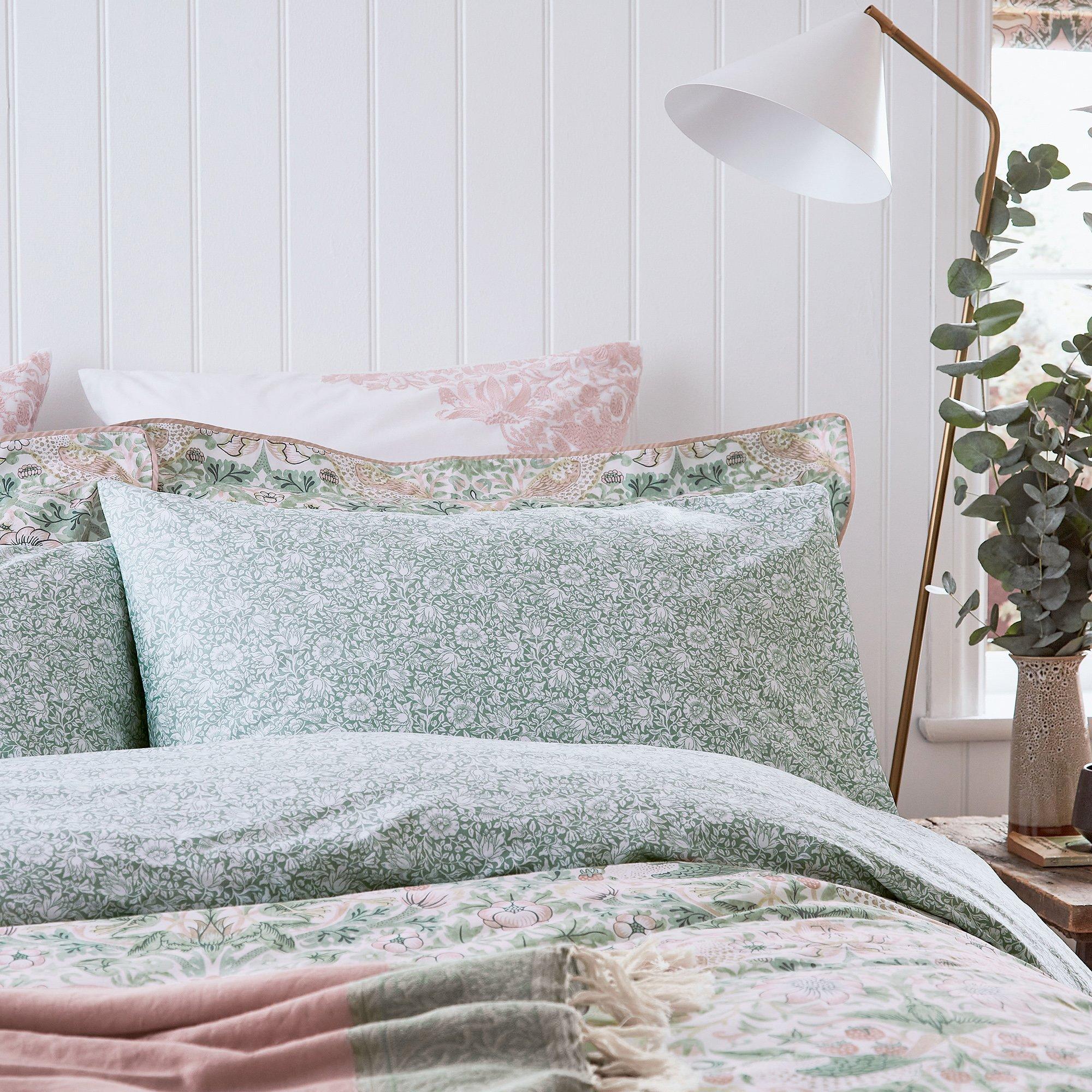 Cochineal Pink - Morris and Co - Strawberry Thief  Cotton Duvet Cover - 3