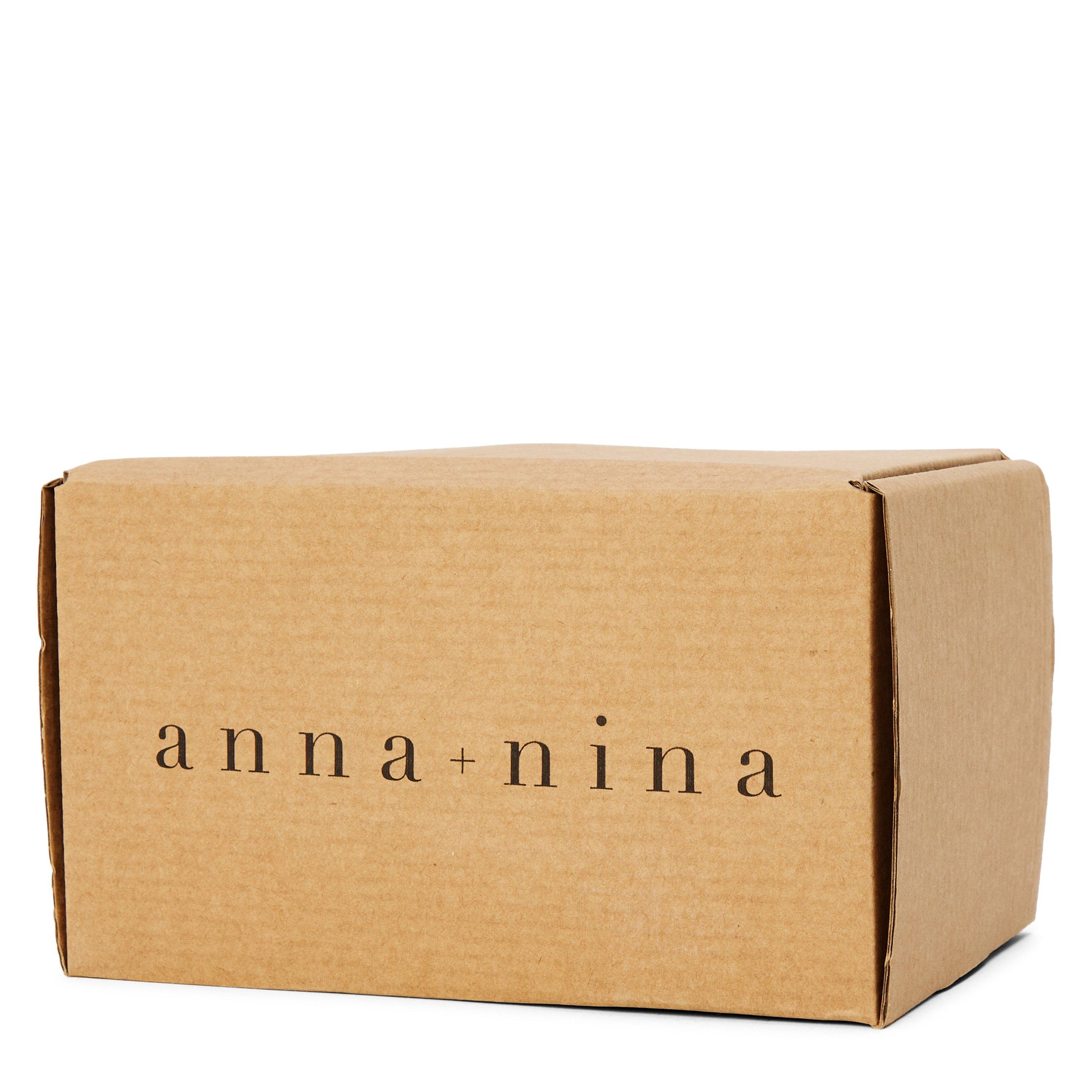 White - Anna and Nina - Anna Is Butter a Carb 00 - 3