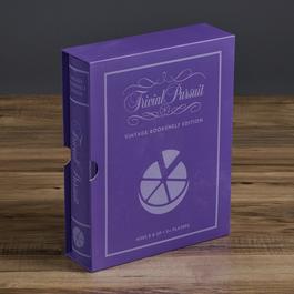 Hasbro GAME Trivial Pursuit Vintage Bookshelf Edition