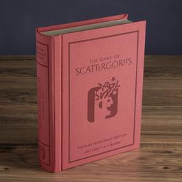 Hasbro GAME Scattergories Vintage Bookshelf Edition