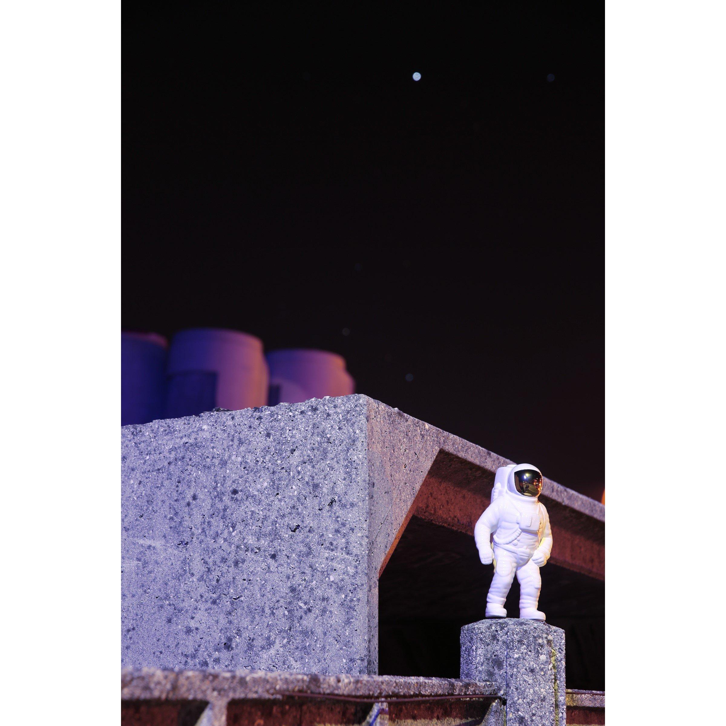 White/Gold - Diesel Living with Seletti - Cosmic Porcelain Starman Vase - 4