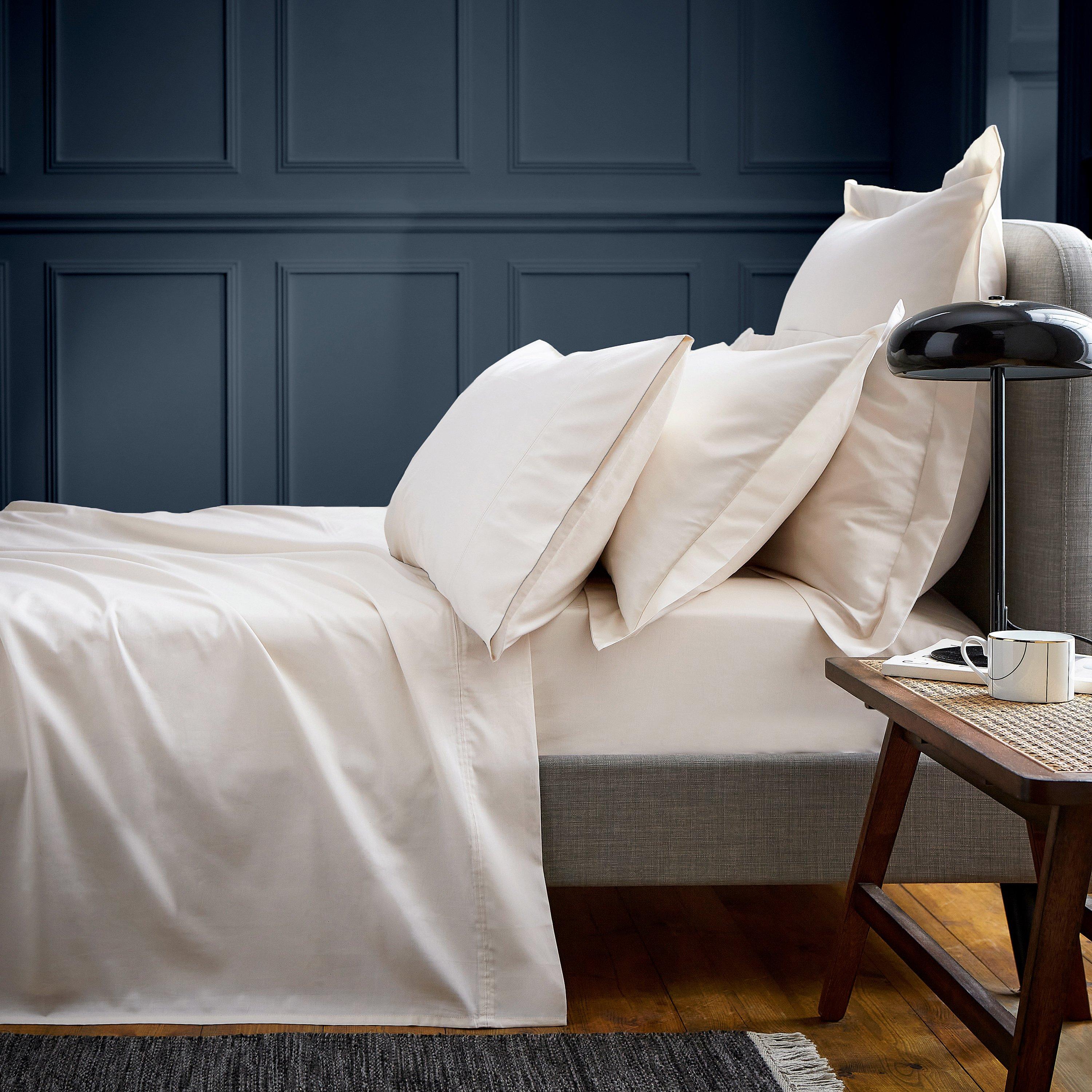 Cashmere - Bedeck of Belfast - FINE LINENS 600TC PLAIN DYE FITTED SHEET - 2