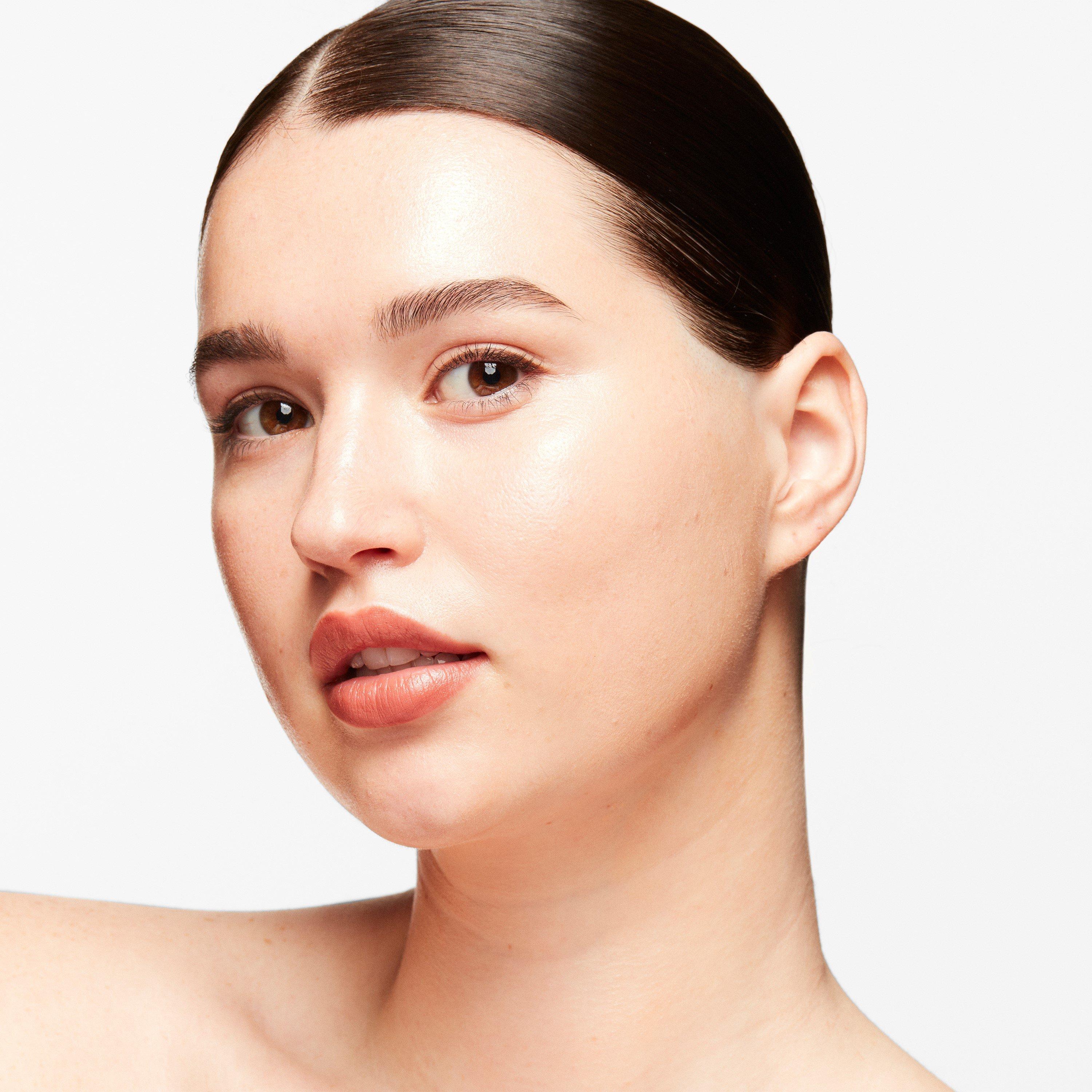 Light 4 - Mac - SF EVERY-WEAR ALL-OVER FACE PEN - 4