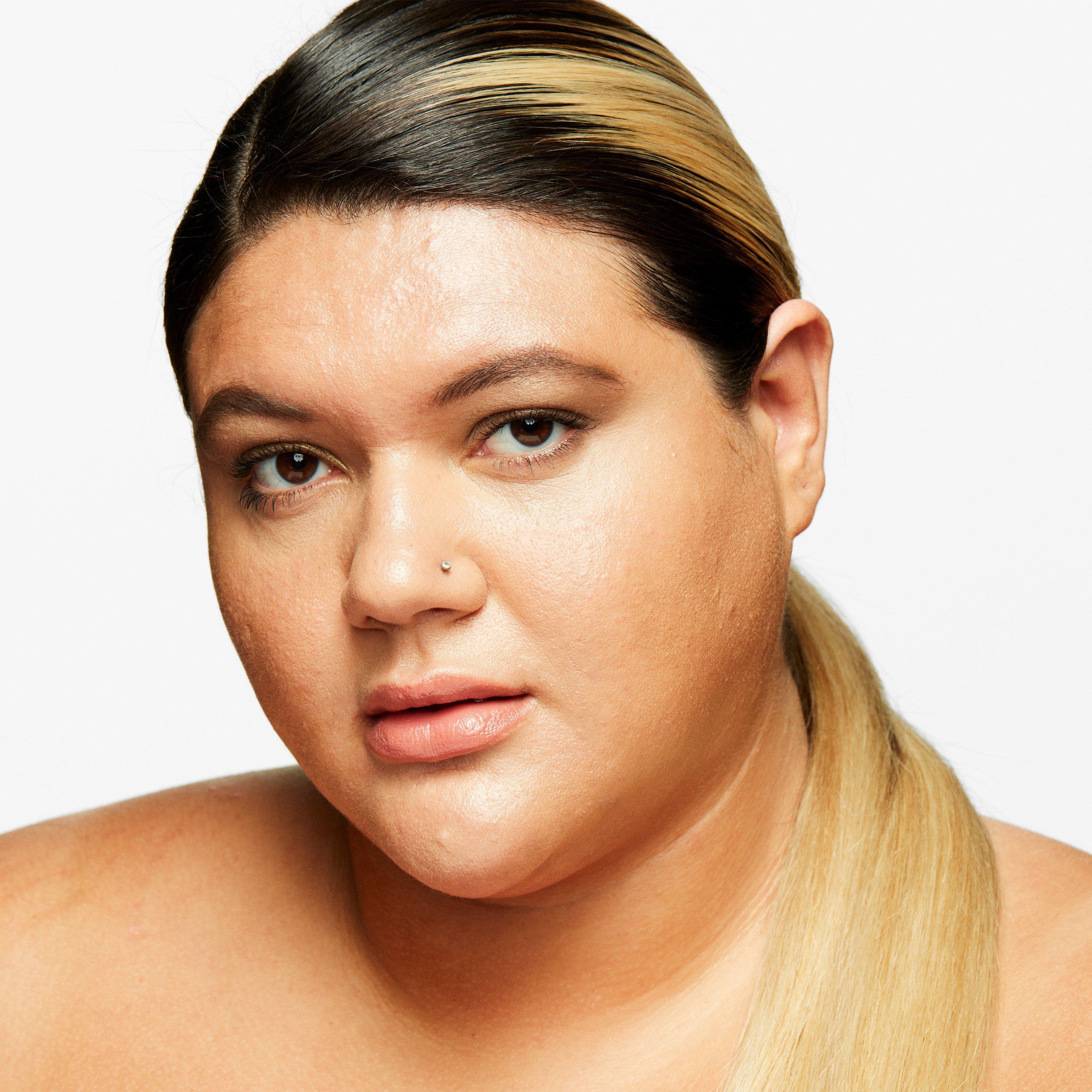 Medium 2 - Mac - SF EVERY-WEAR ALL-OVER FACE PEN - 4