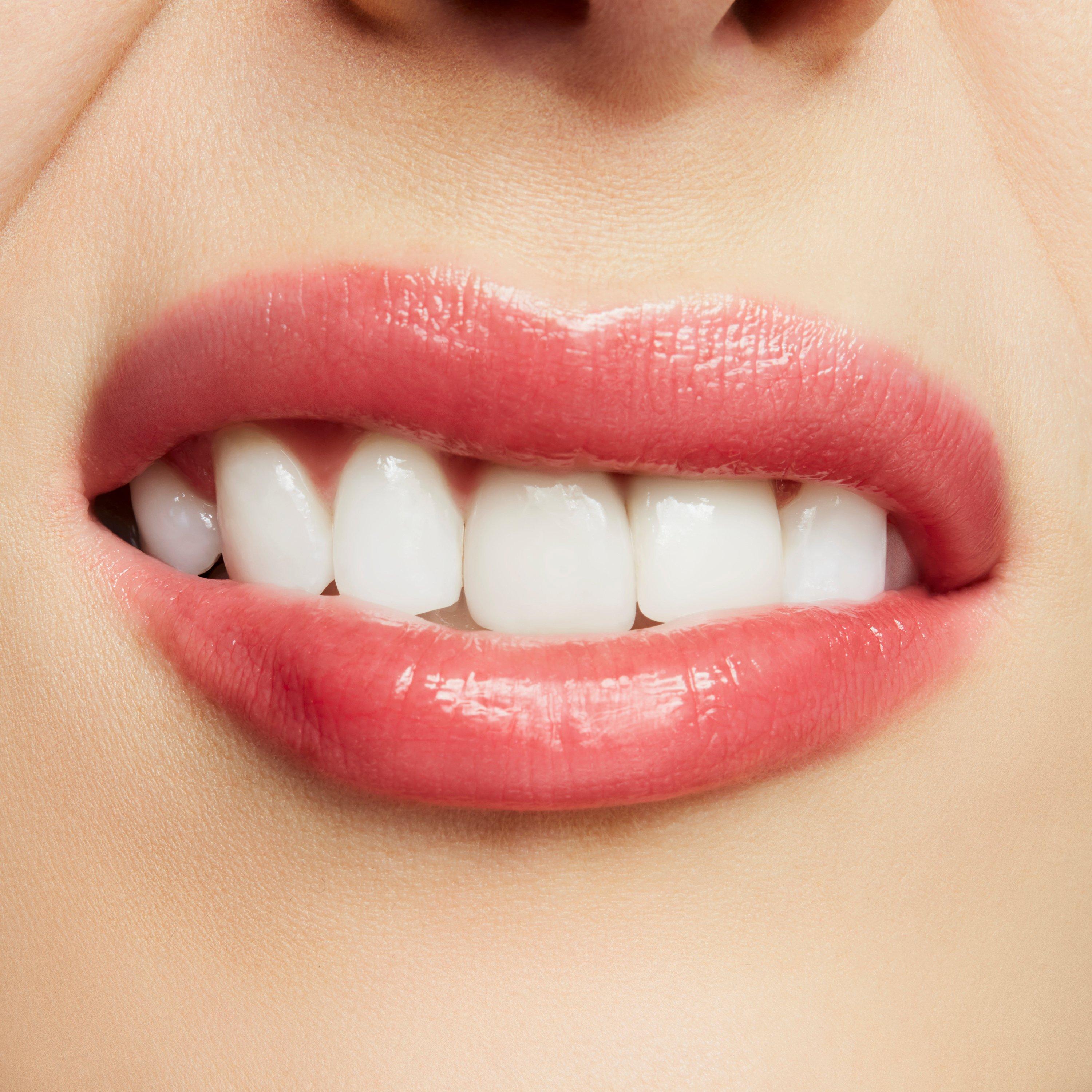 Rouge Awakening - Mac - Glow Play Lip B - 4