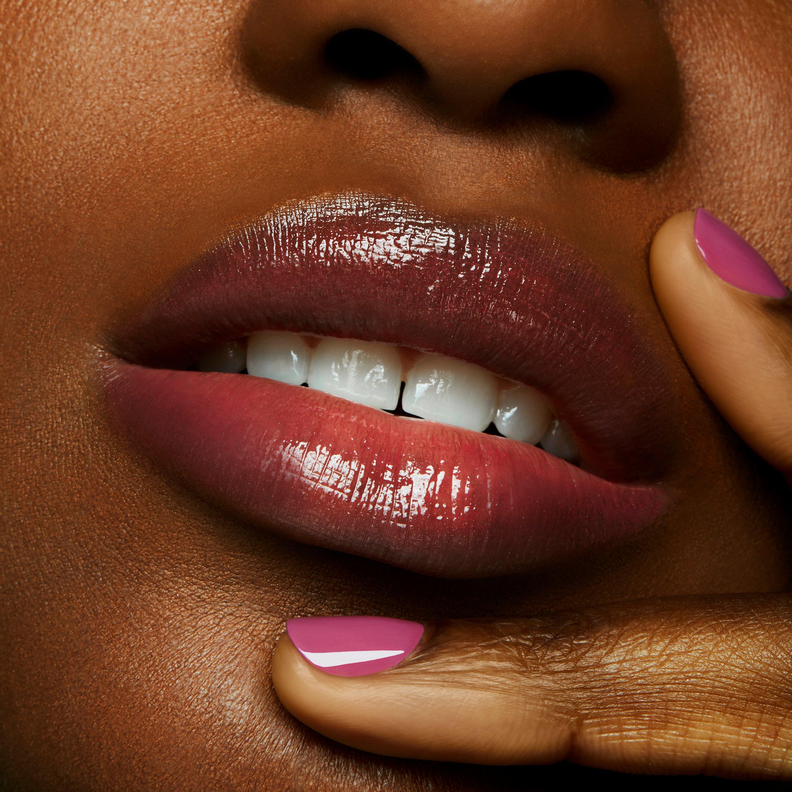 Rouge Awakening - Mac - Glow Play Lip B - 6