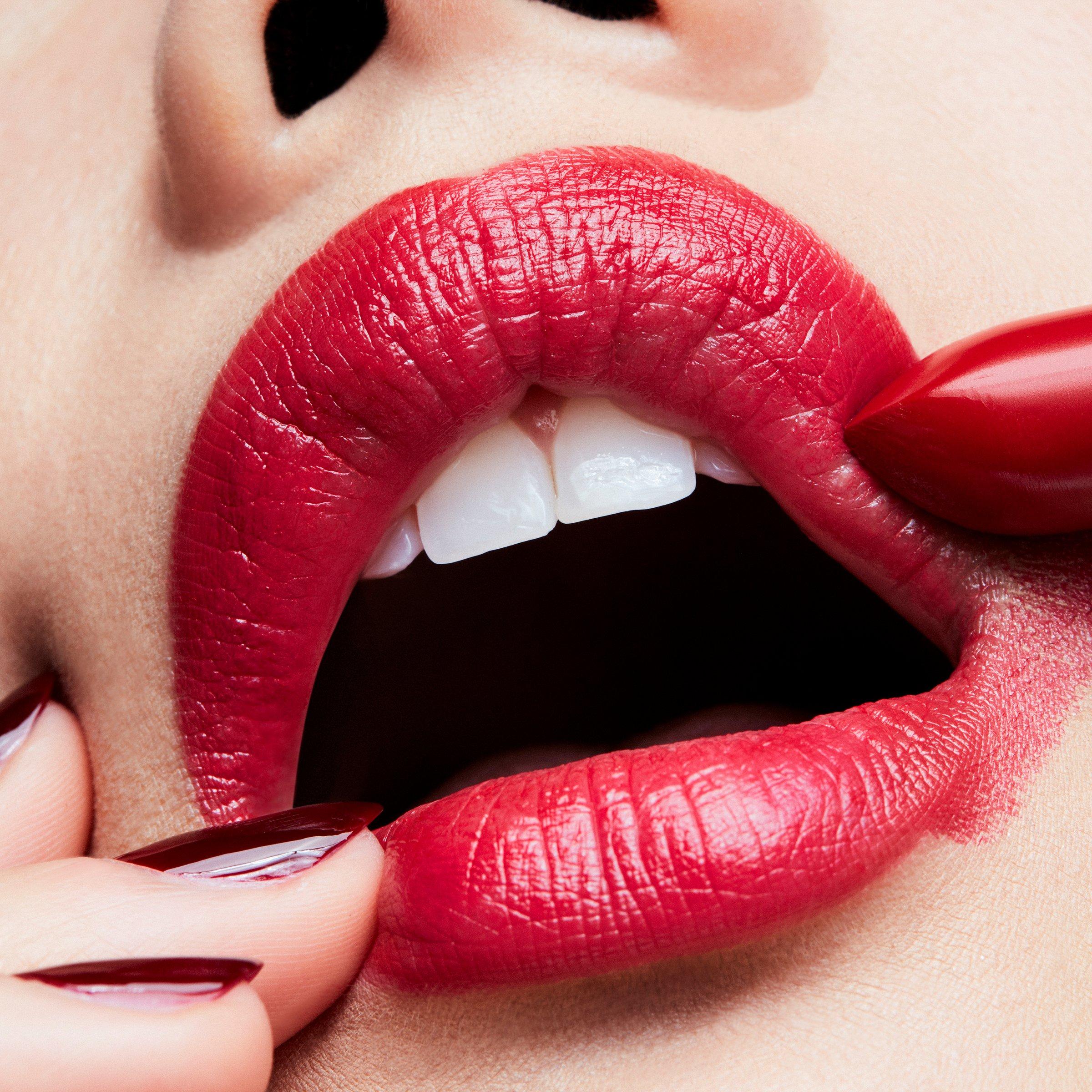 Brave Red - Mac - Cremesheen Lipstick - 3