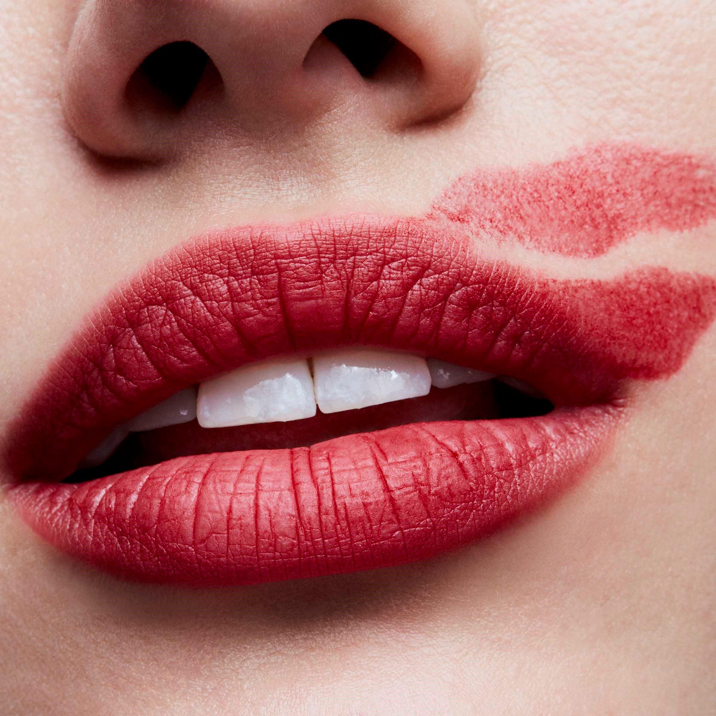 Werk Werk Wer - Mac - Powder Kiss Lipstick - 3