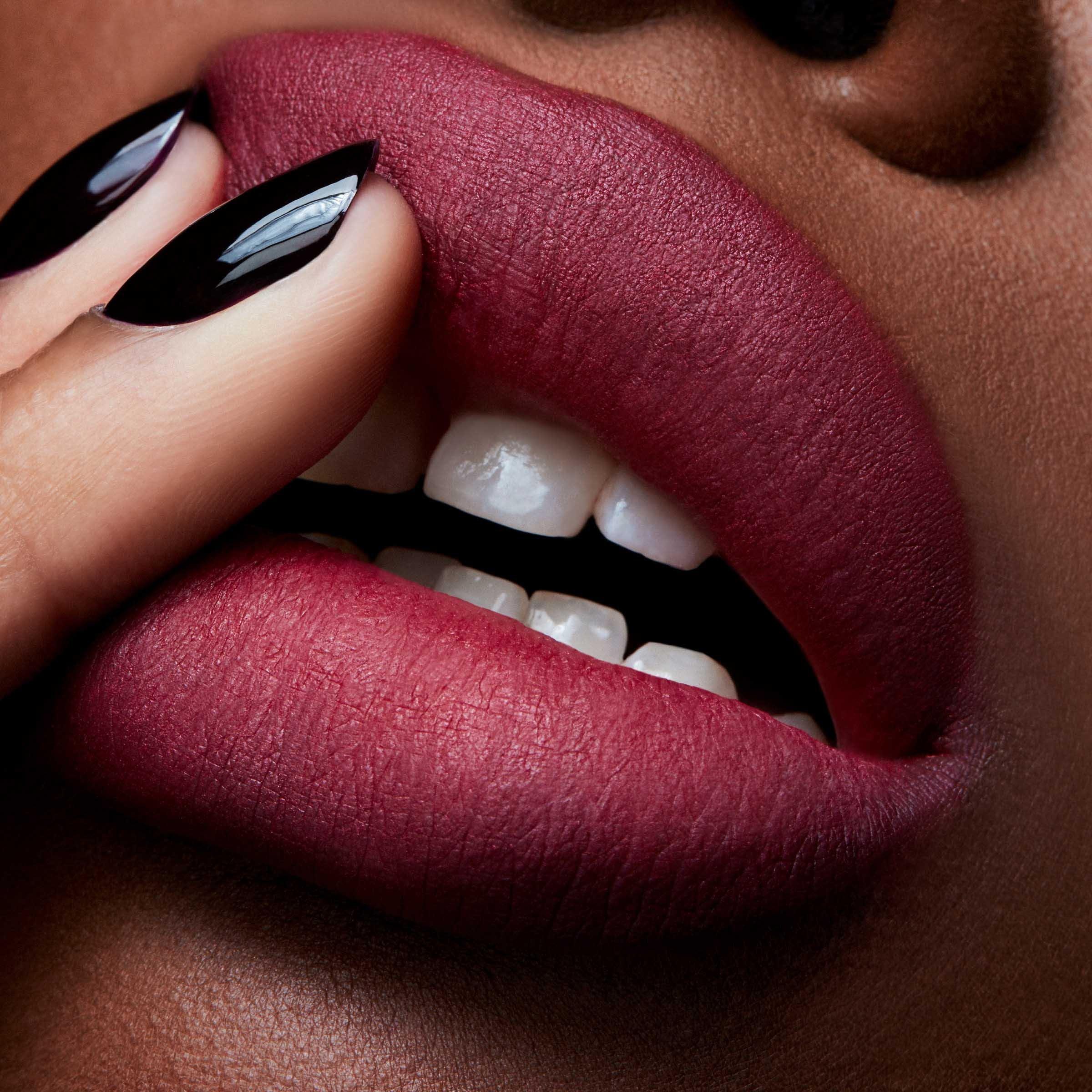 Burning Love - Mac - Powder Kiss Lipstick - 5