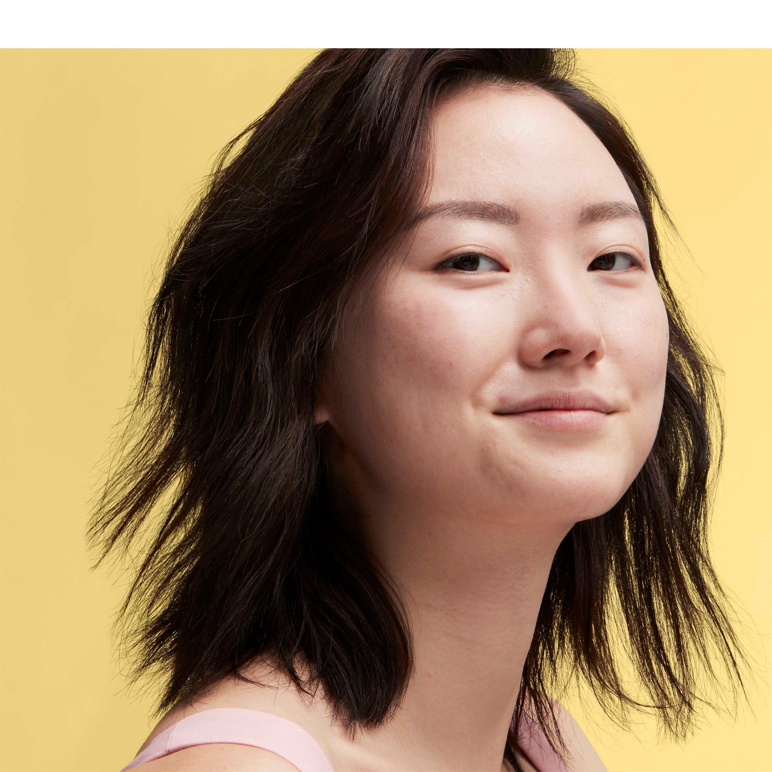 N1 - Mac - Studio Radiance Face And Body Radiant Sheer Foundation - 3