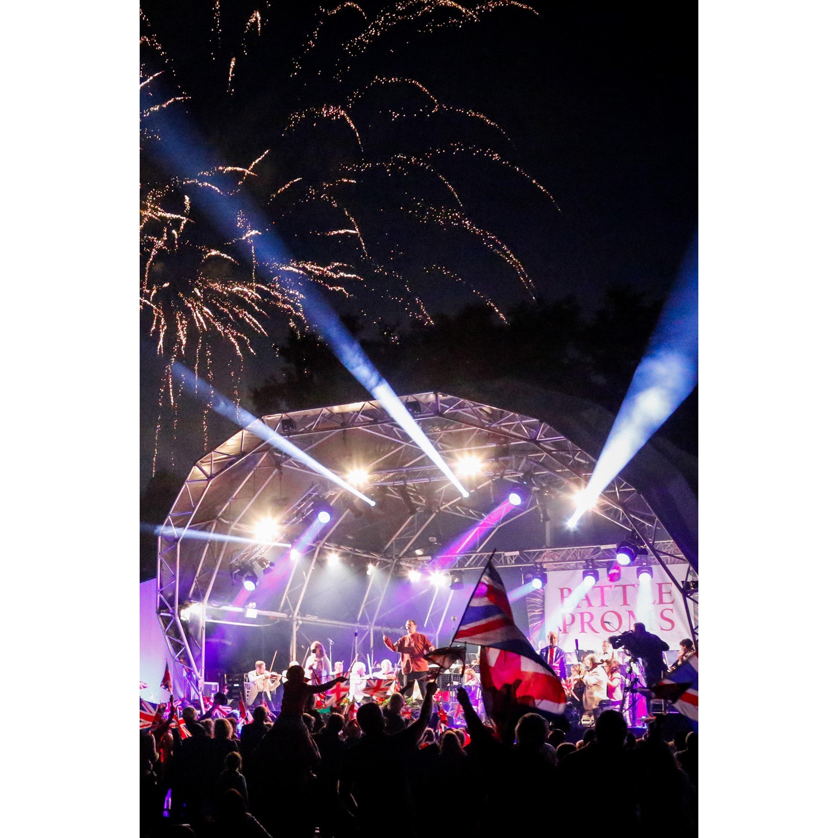 None - Activity Superstore - Deluxe Picnic at the Proms for Two - 3