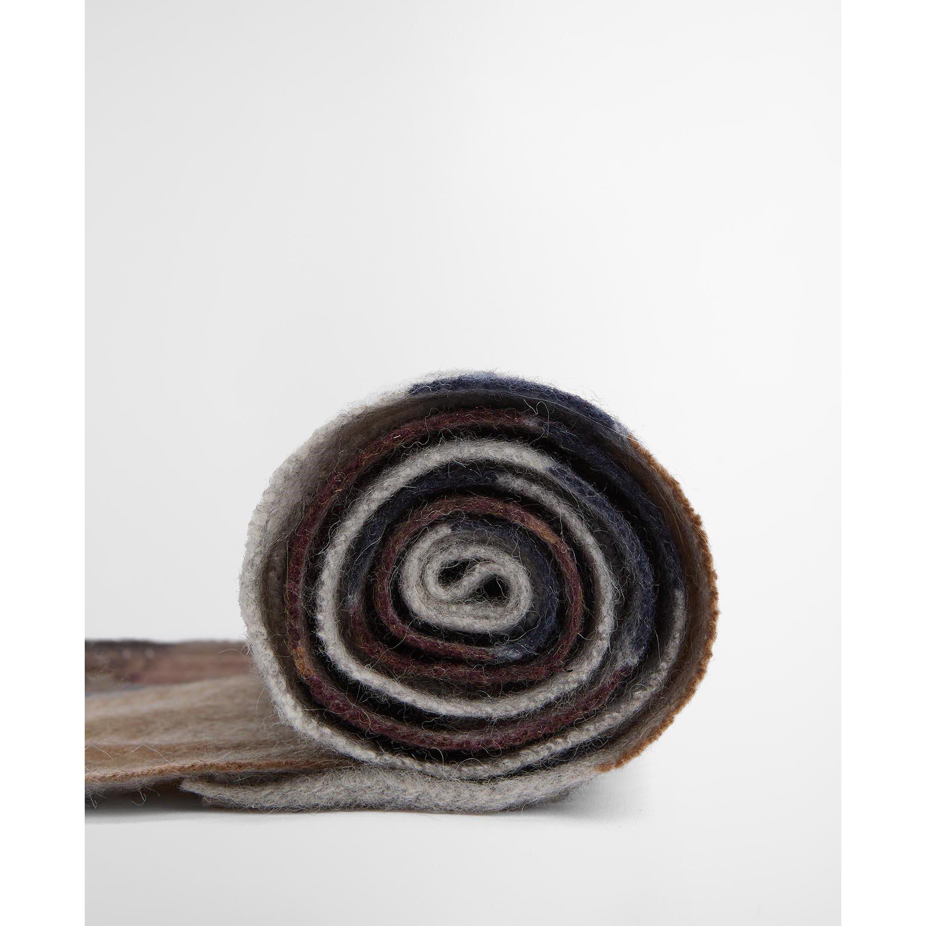 Midnight Oak - Barbour - Inverness Tartan Scarf - 3