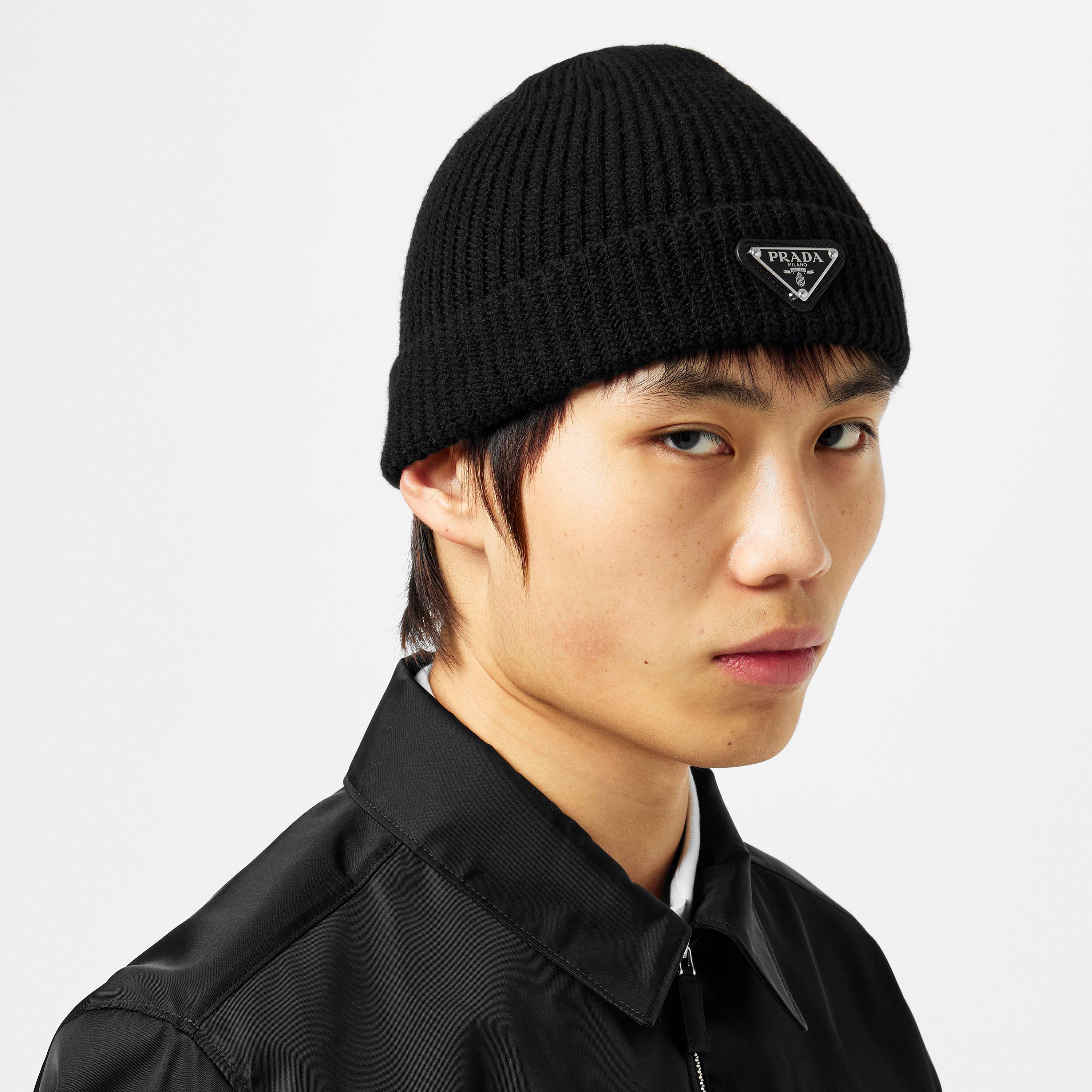 Prada Men'S Wool Badge Logo Beanie | Cruise Fashion