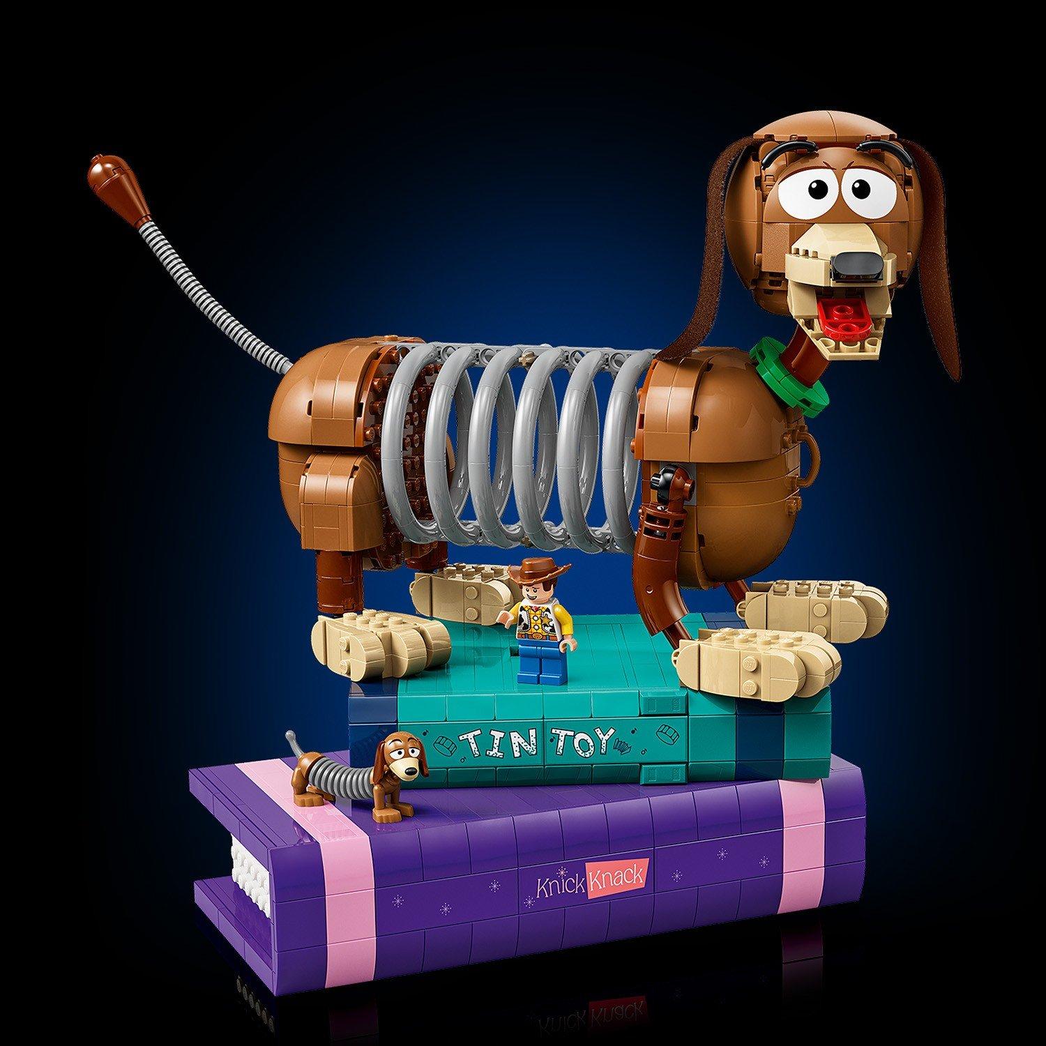 Slinky Dog - LEGO - Disney and Pixar Toy Story Slinky Dog Bookends 43301 - 9