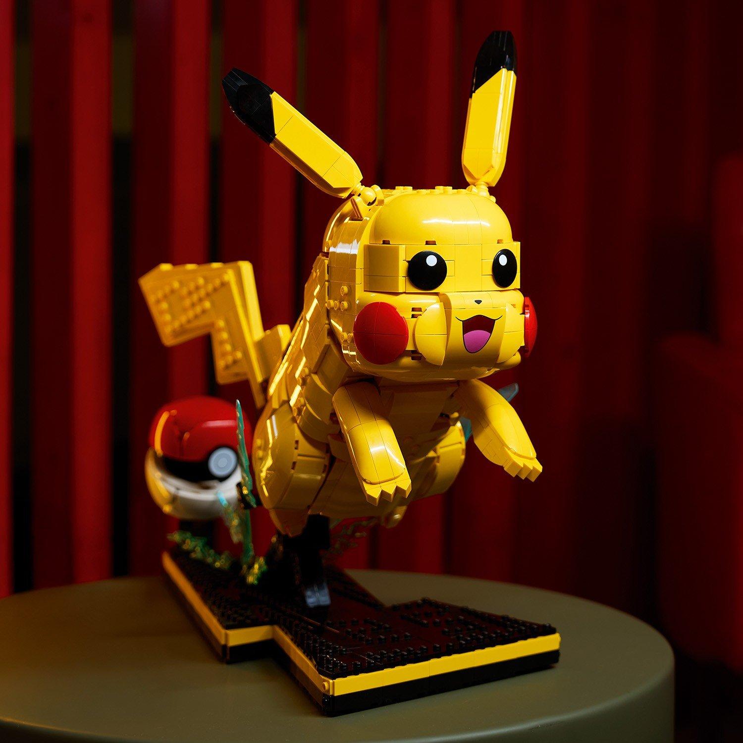 Pikachu - LEGO - LEGO Pokemon Pikachu and Poke Ball Model Kit for Adults 72152 - 11