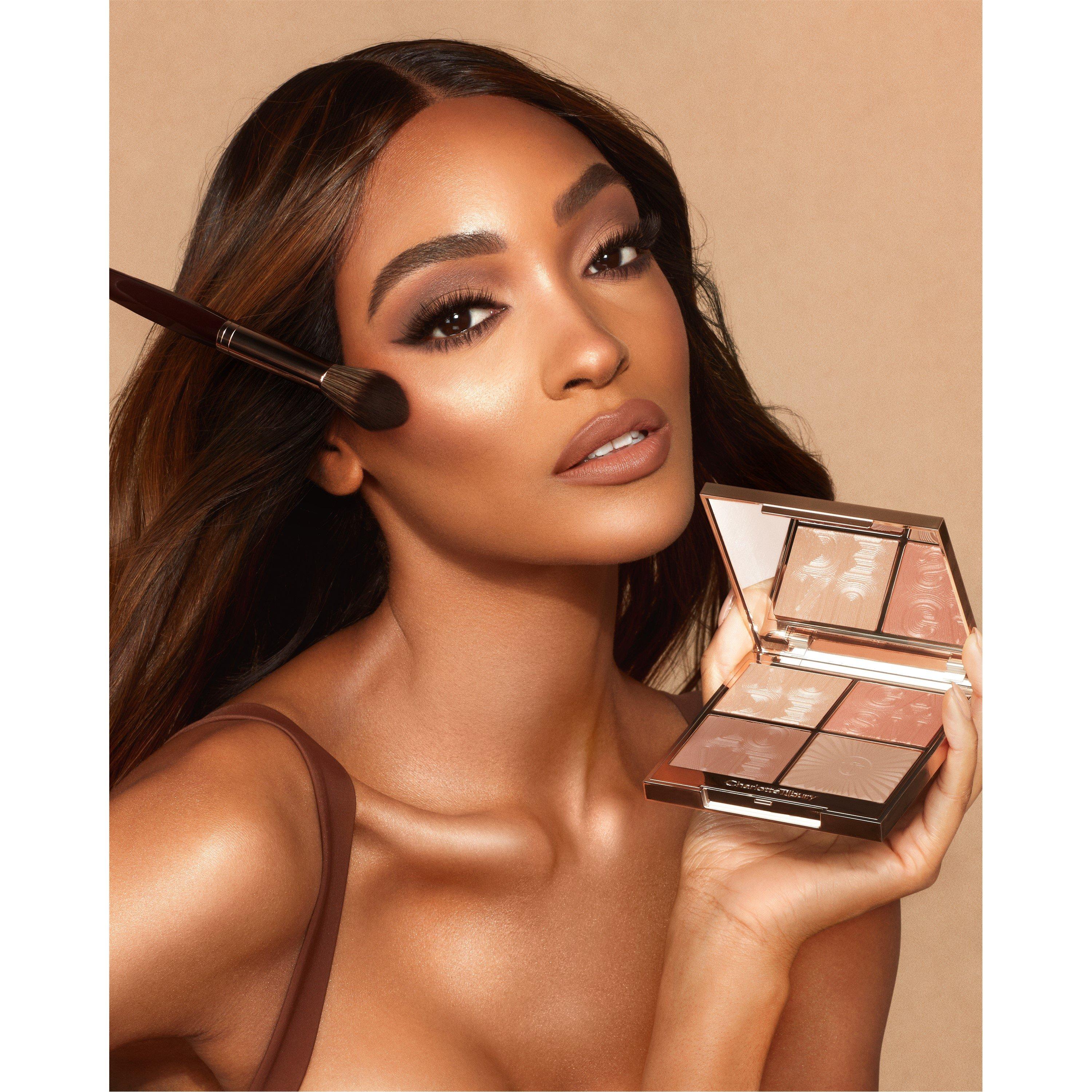 NA - Charlotte Tilbury - Glowgasm Face Palette In Nudegasm - 4