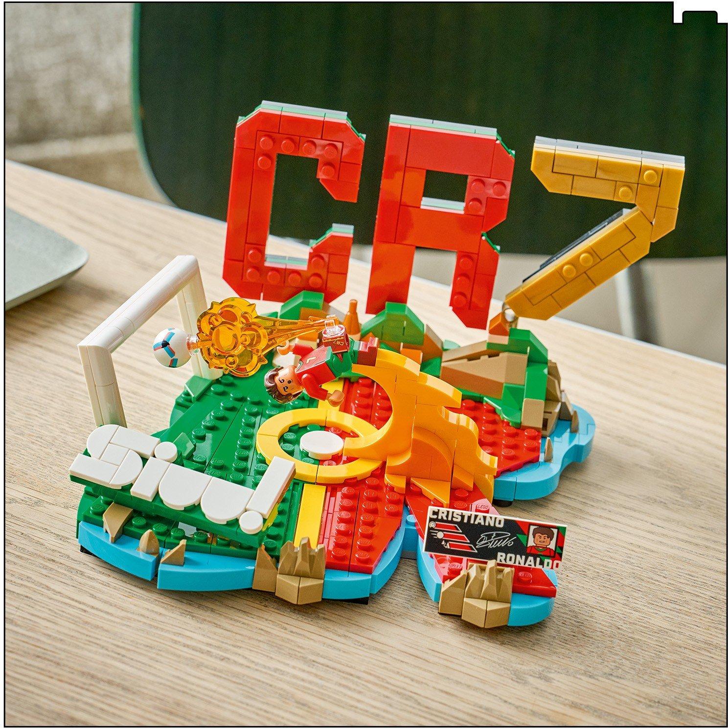 Ronaldo - LEGO - LEGO Editions Cristiano Ronaldo – Soccer Highlights - Building Set for Boys & Girls Ages 10+ - 430 - 12