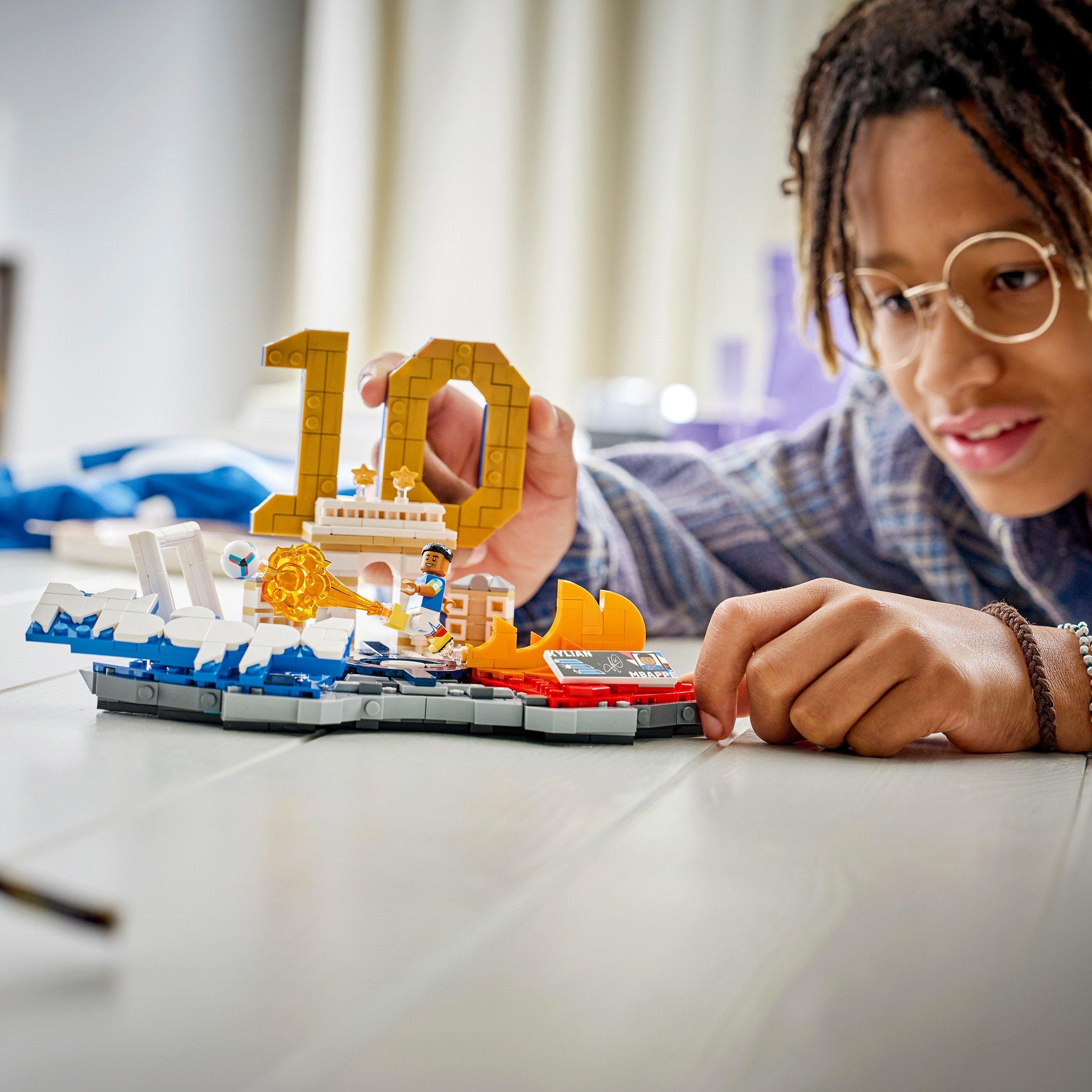 Mbappe - LEGO - LEGO Editions Kylian Mbappe – Soccer Highlights - Building Set for Boys & Girls Ages 10+ - 43013 - 7