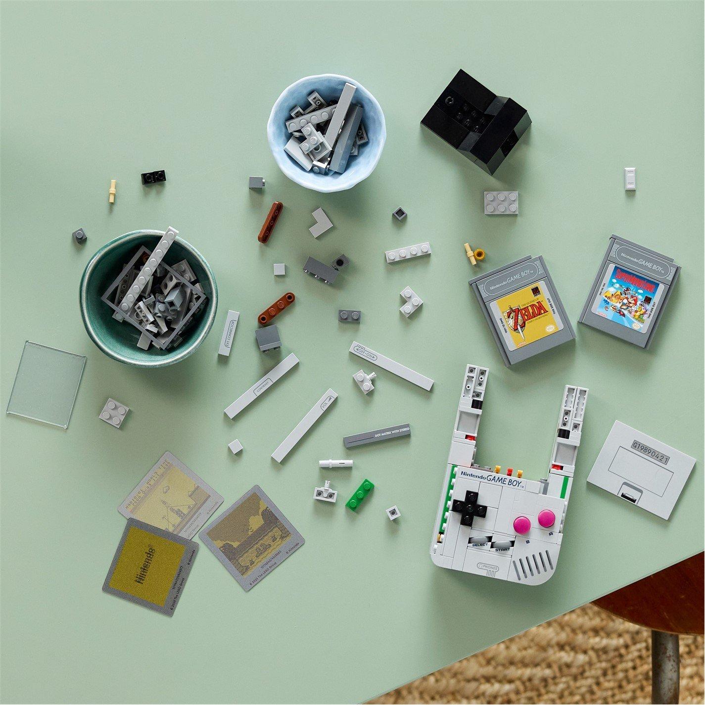 Gameboy - LEGO - Super Mario Game Boy Model Kit for Adults 72046 - 7