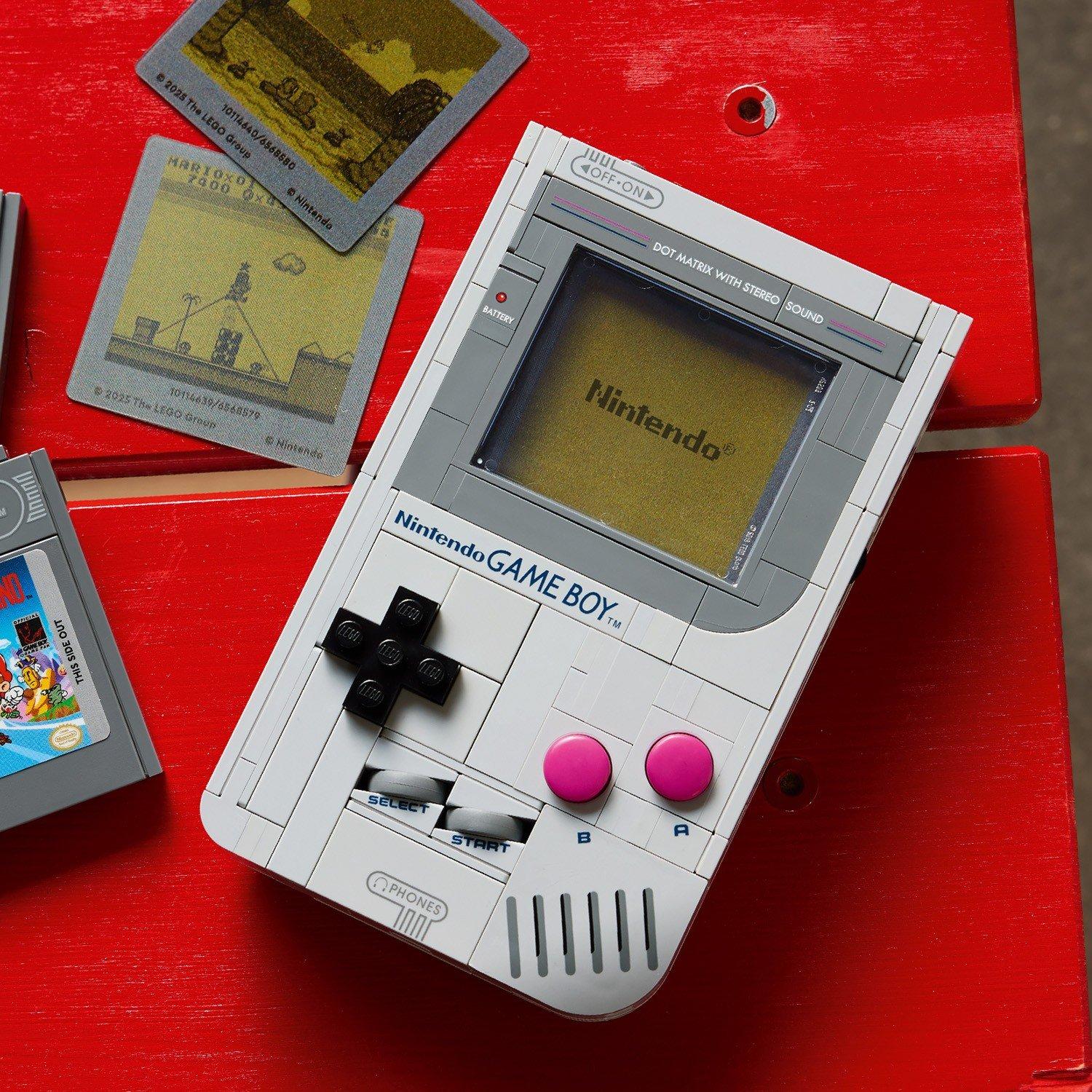 Gameboy - LEGO - Super Mario Game Boy Model Kit for Adults 72046 - 10