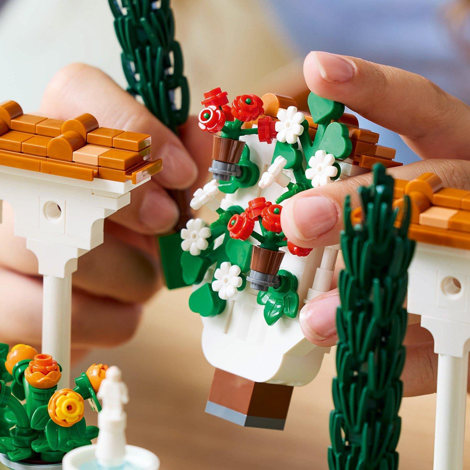 Icons - LEGO - Icons Fountain Garden Home Decor Set 10359 - 12